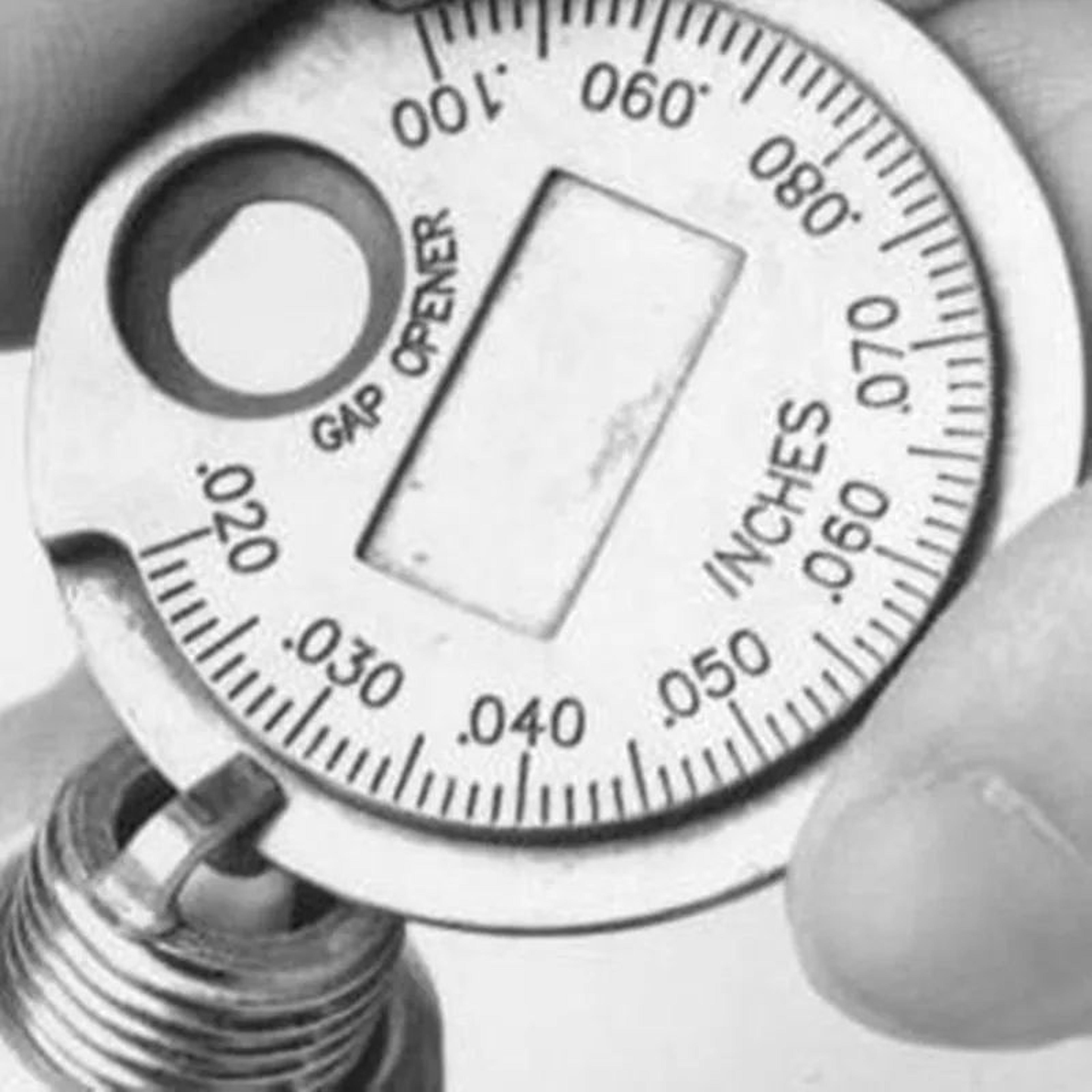 coin style spark plug gap gauge measuring tool