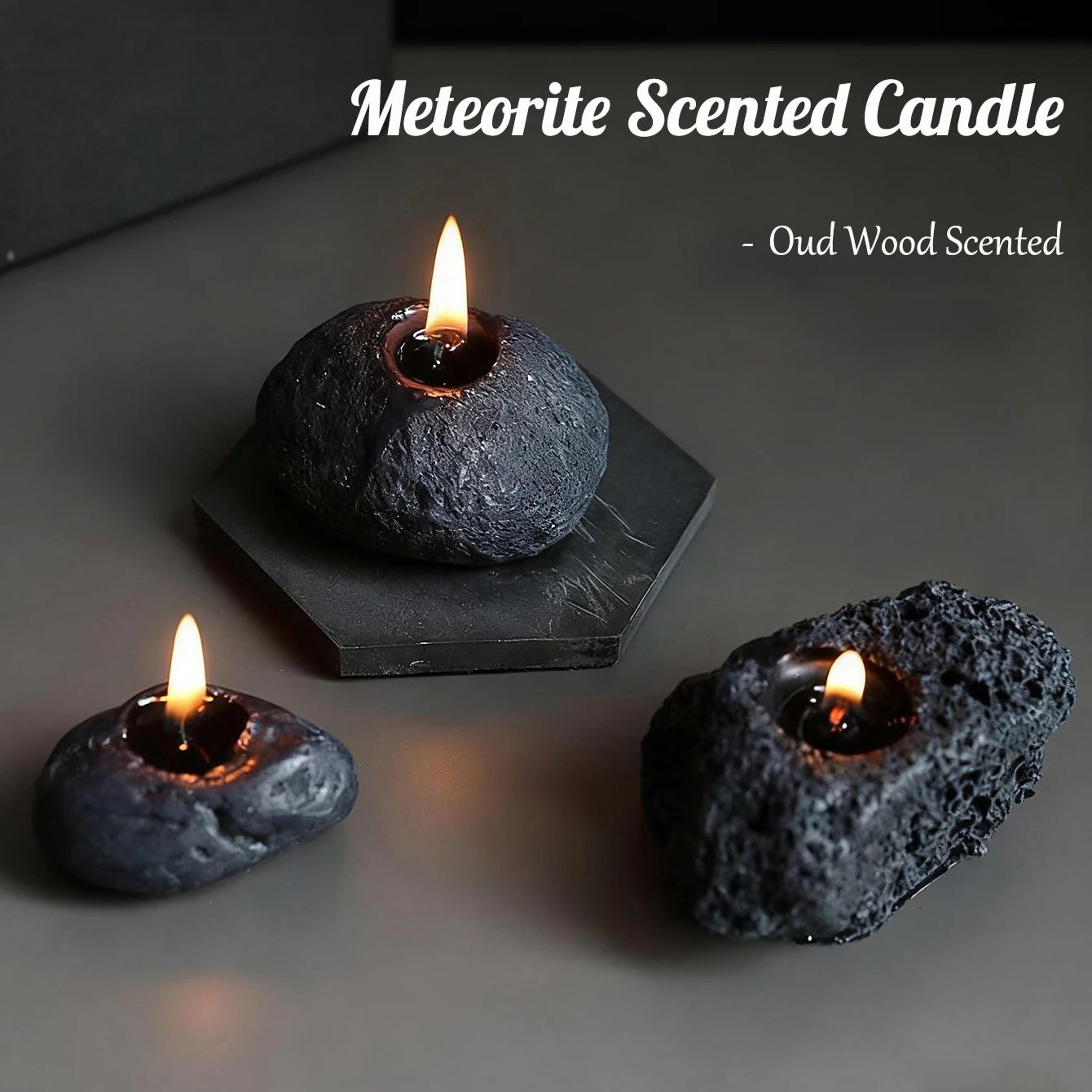 handmade meteorite scented candle with oriental woody fragrance