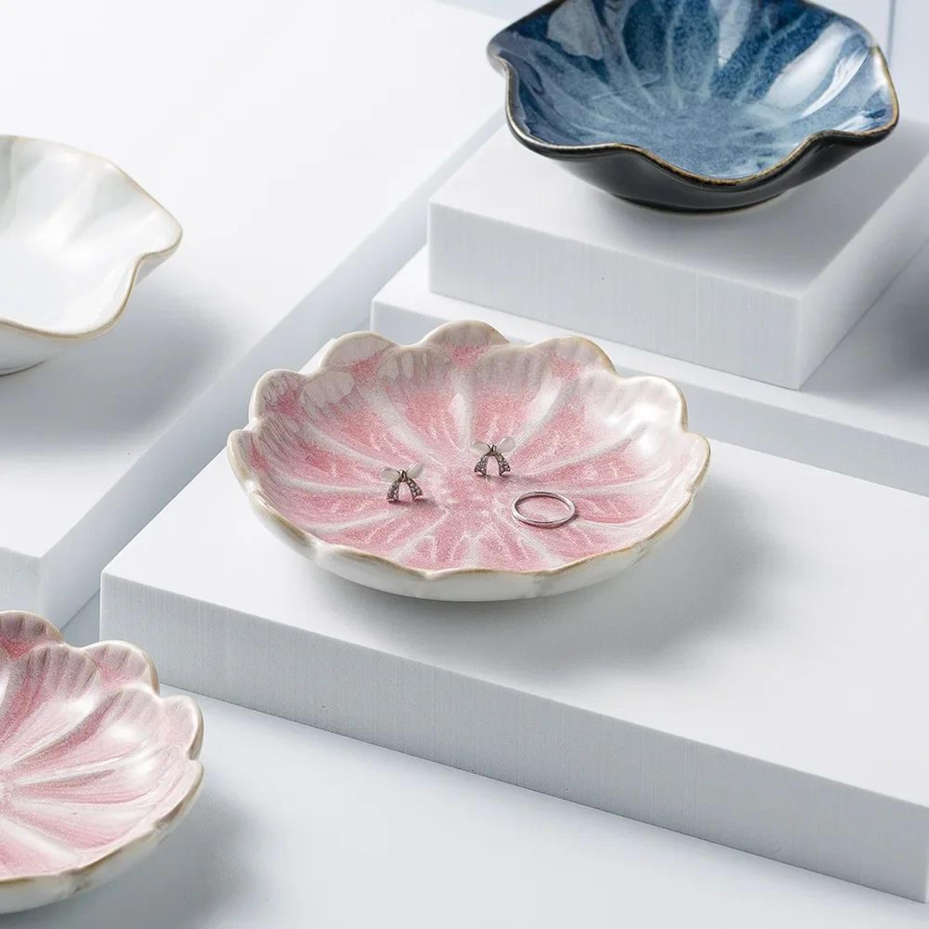 minimalist ceramic lotus decorative tray
