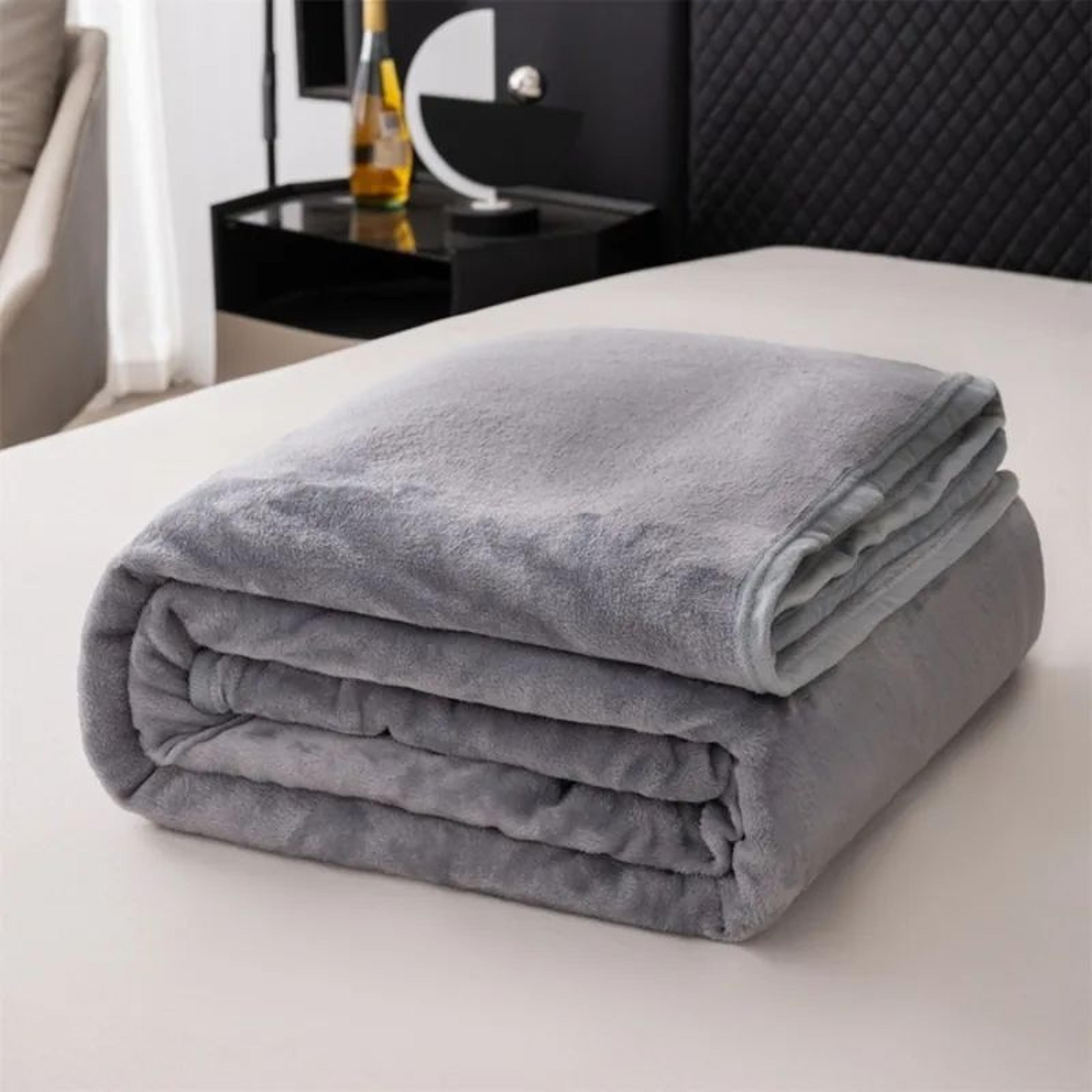extra soft flannel throw blanket for sofa bed and travel