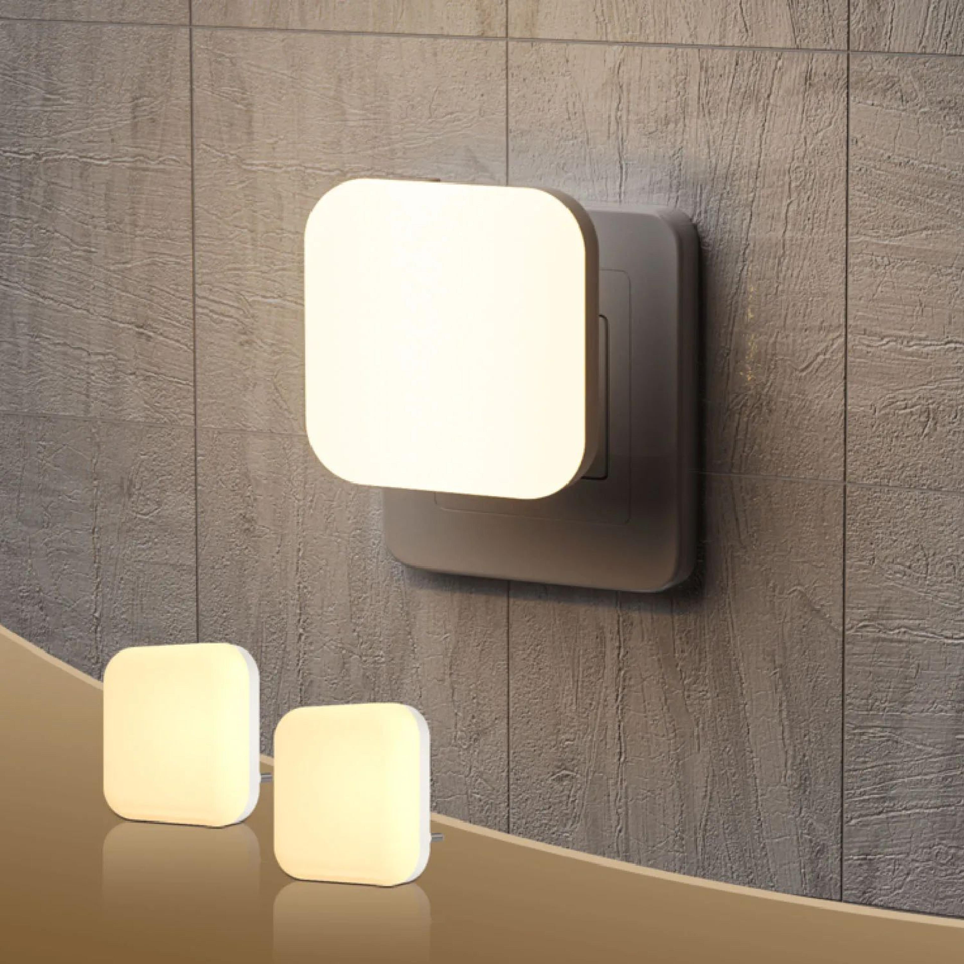 dimmable plug in night light with automatic sensor