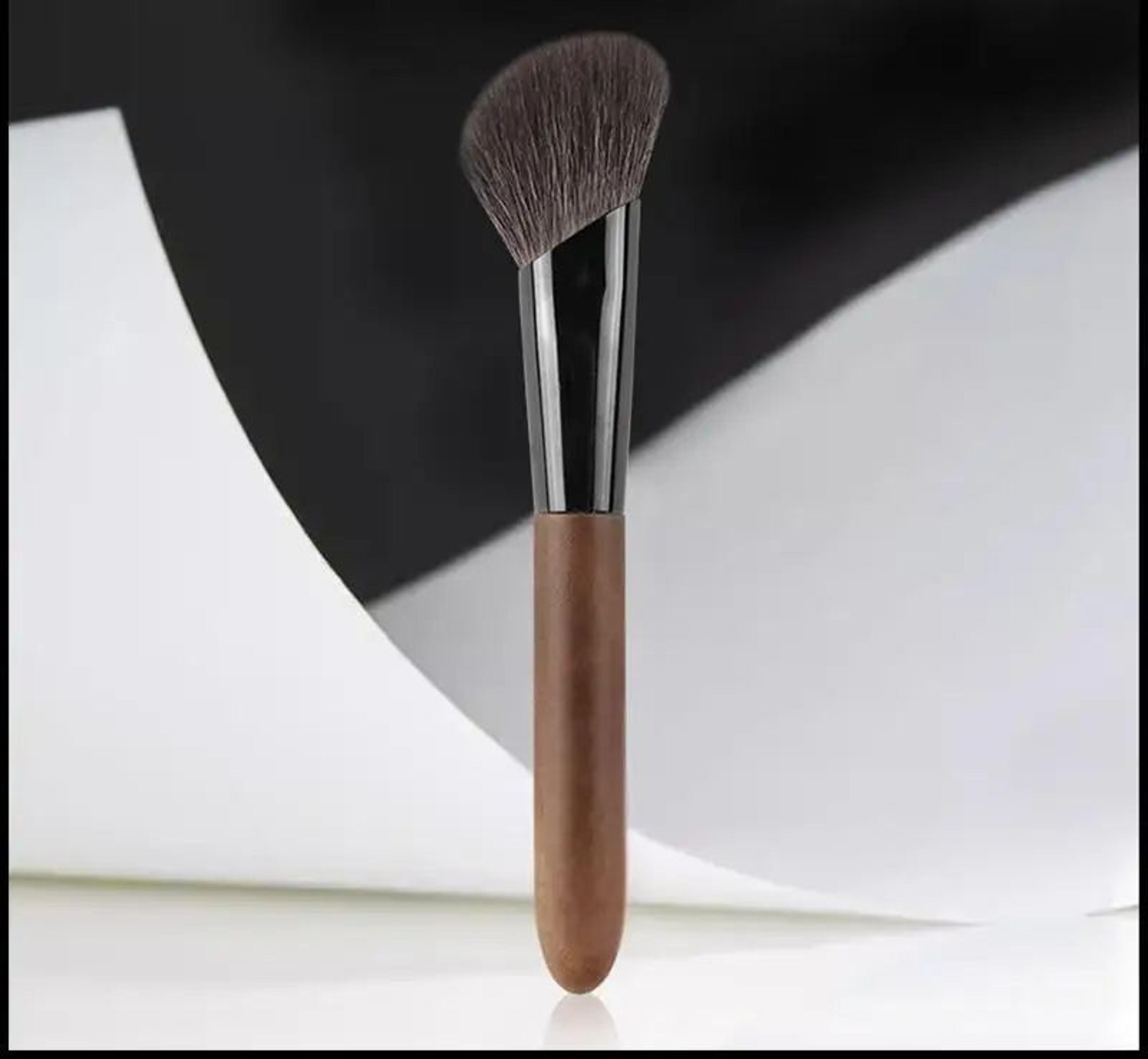 angled goat hair contour brush for face sculpting and blending