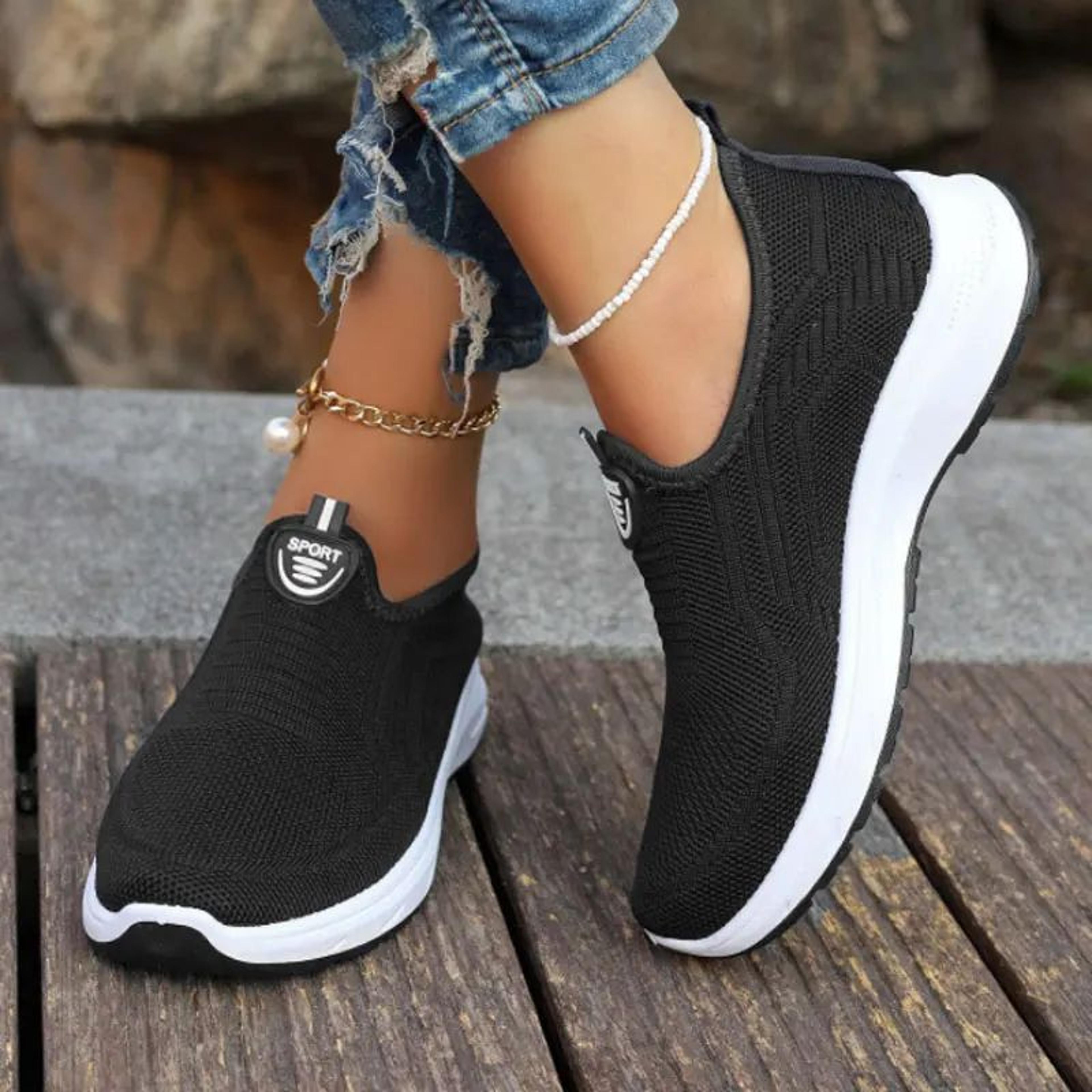 womens lightweight breathable slip-on sneakers – barefoot style tennis flats for all-day comfort
