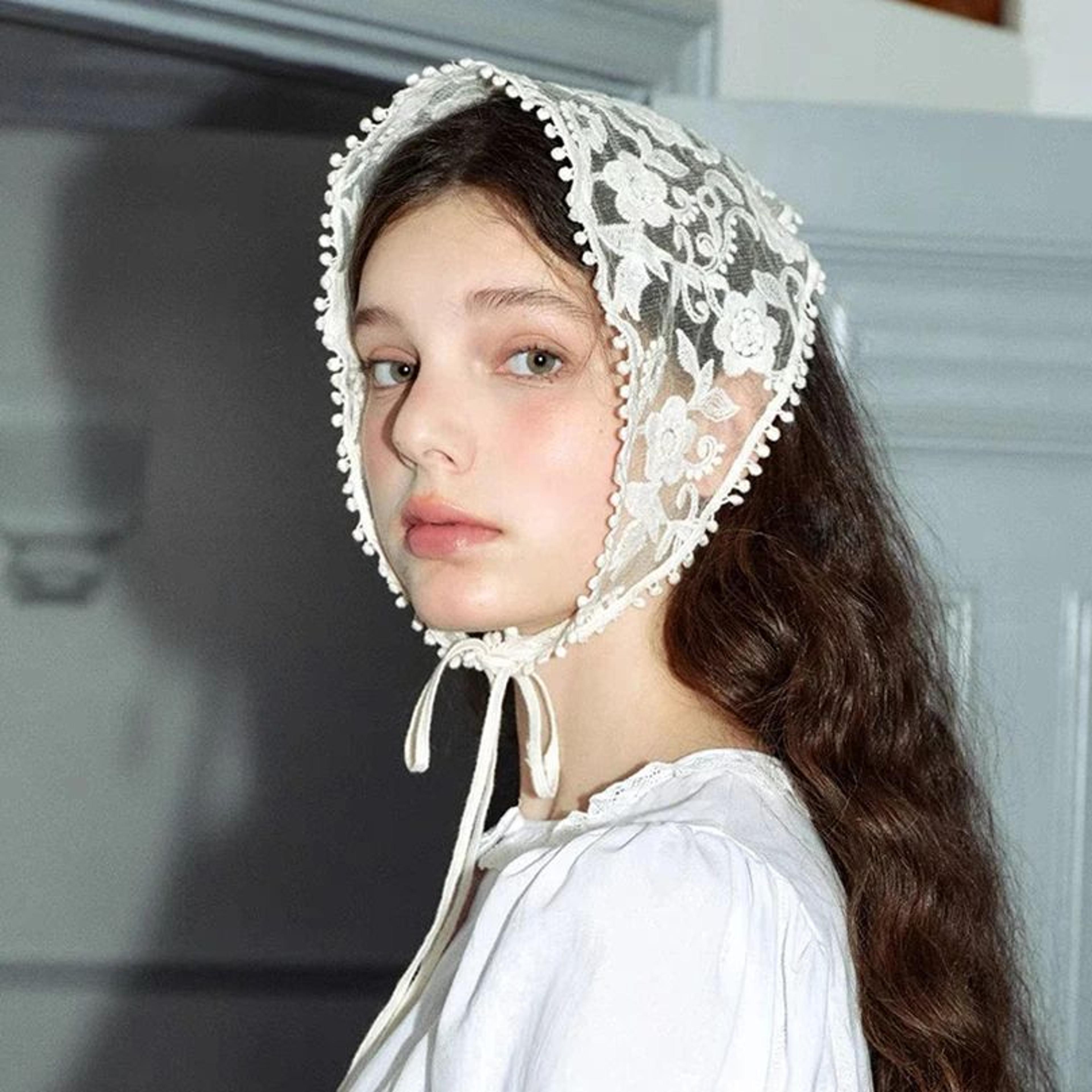 vintage bloom white lace triangle head scarf – retro floral hair wrap for women