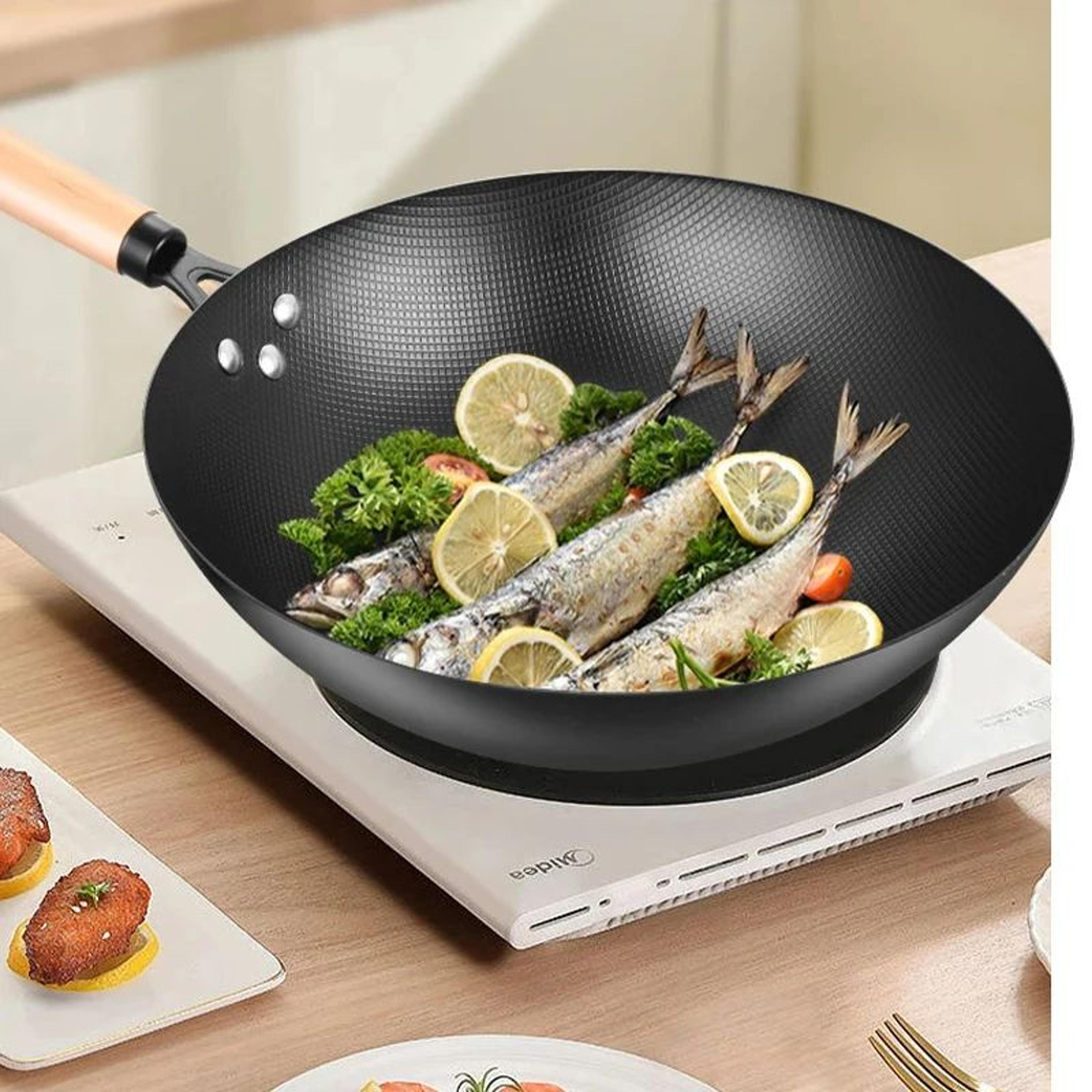 premium cast iron wok pan with wooden handle – naturally non-stick frying pan for gas stoves