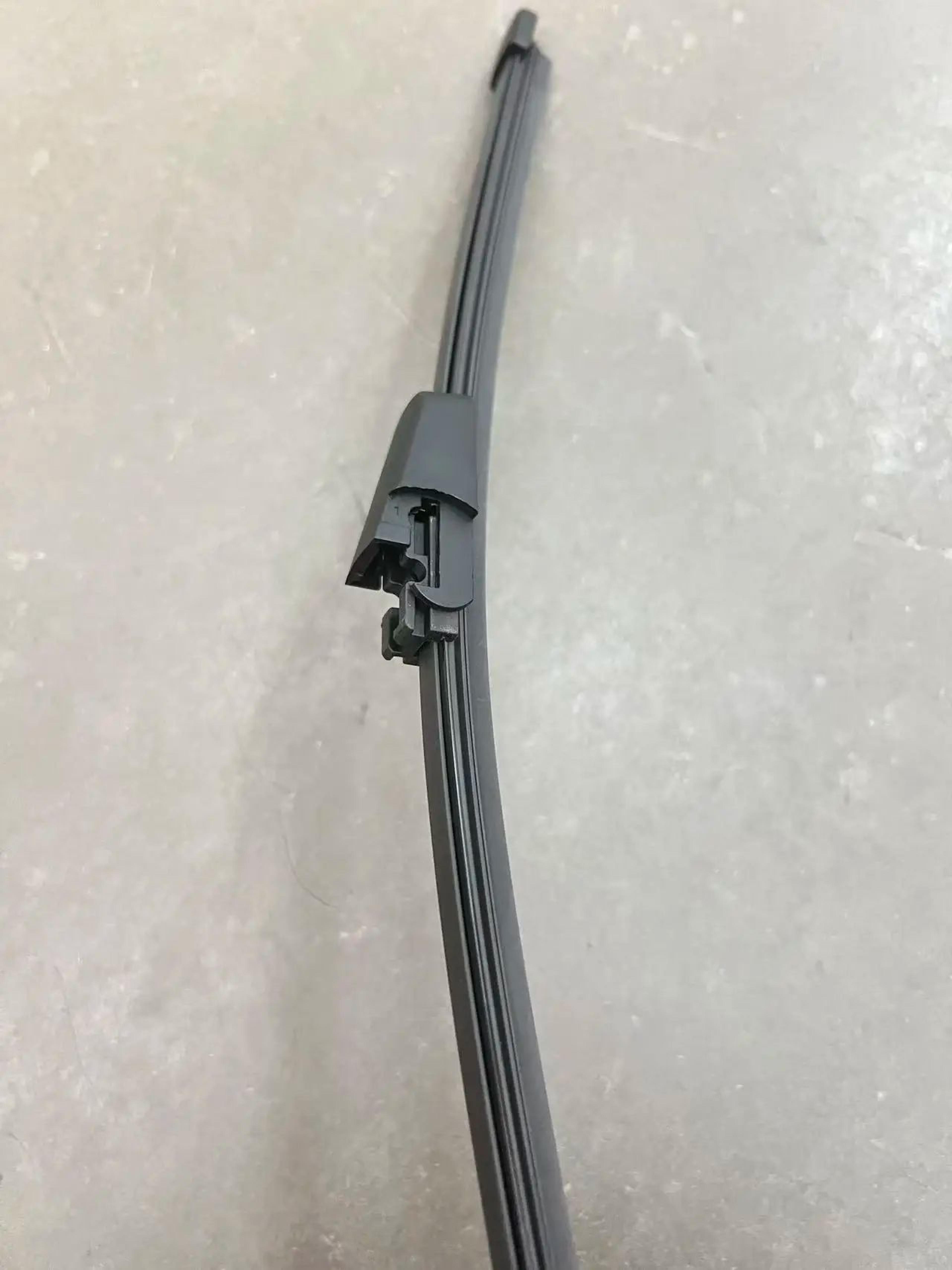precisionfit rear wiper blade for vw & skoda – durable oem replacement