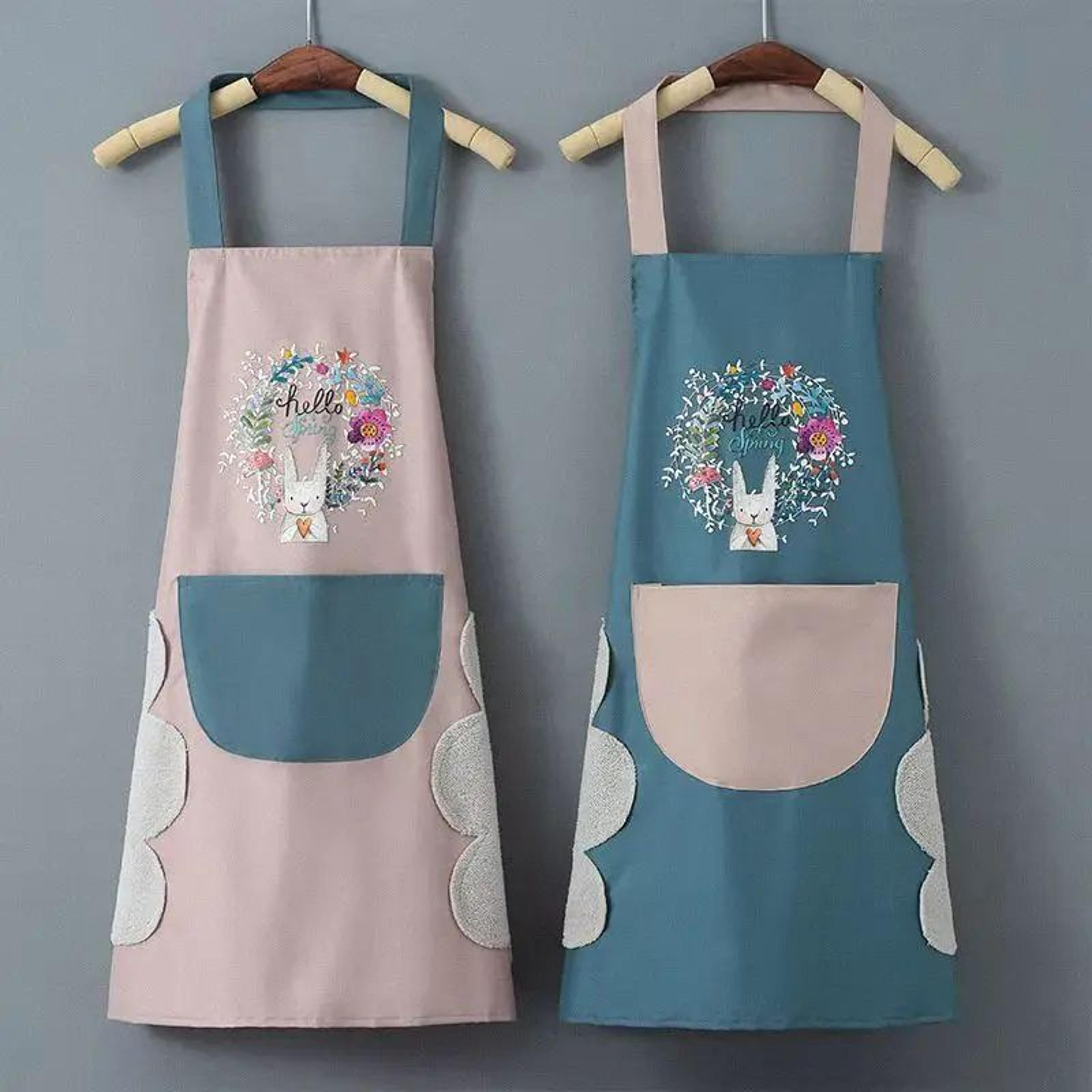 cleanhands waterproof kitchen apron with hand-wiping panels