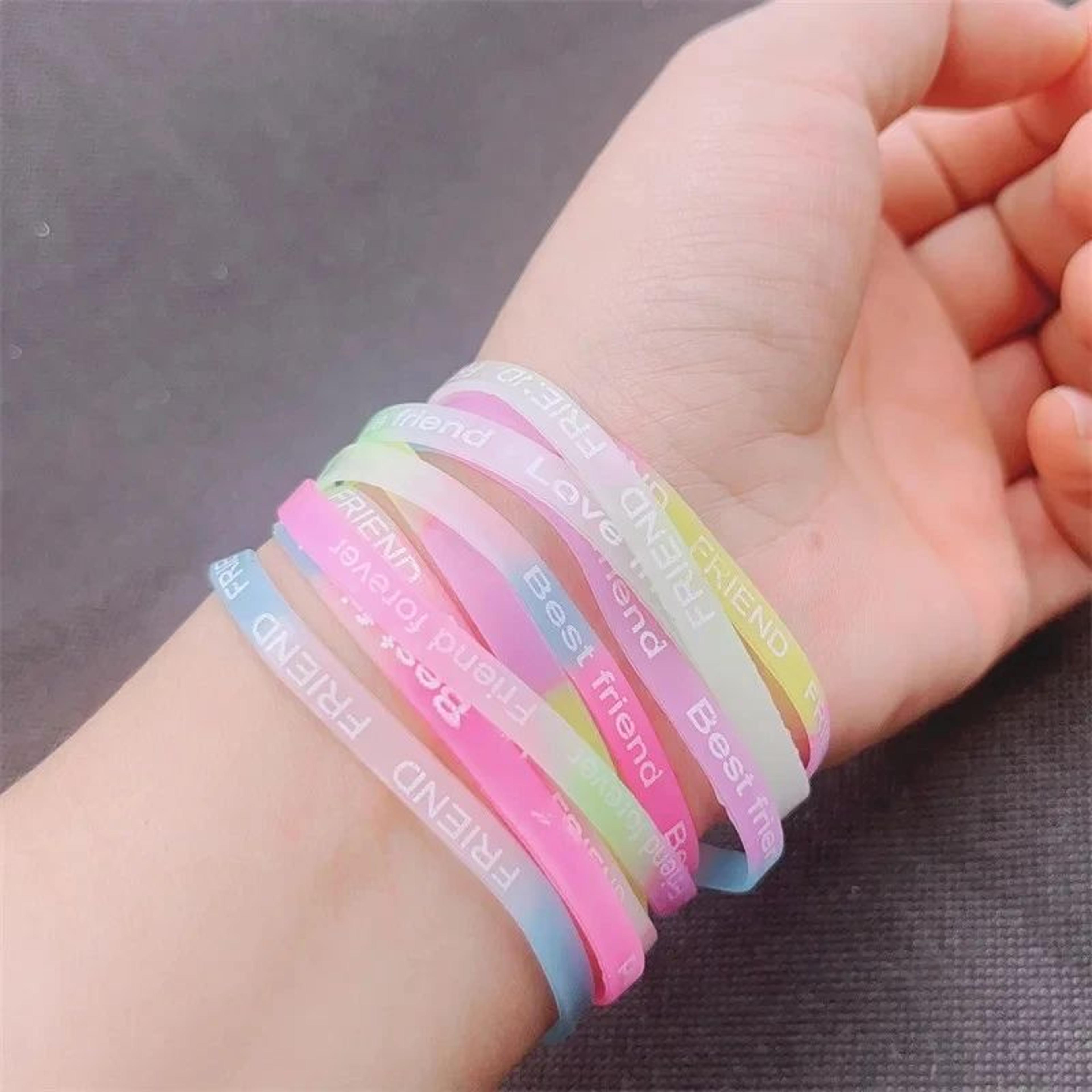 10/20/30pcs fluorescent silicone glow bracelets with letter print for parties and events