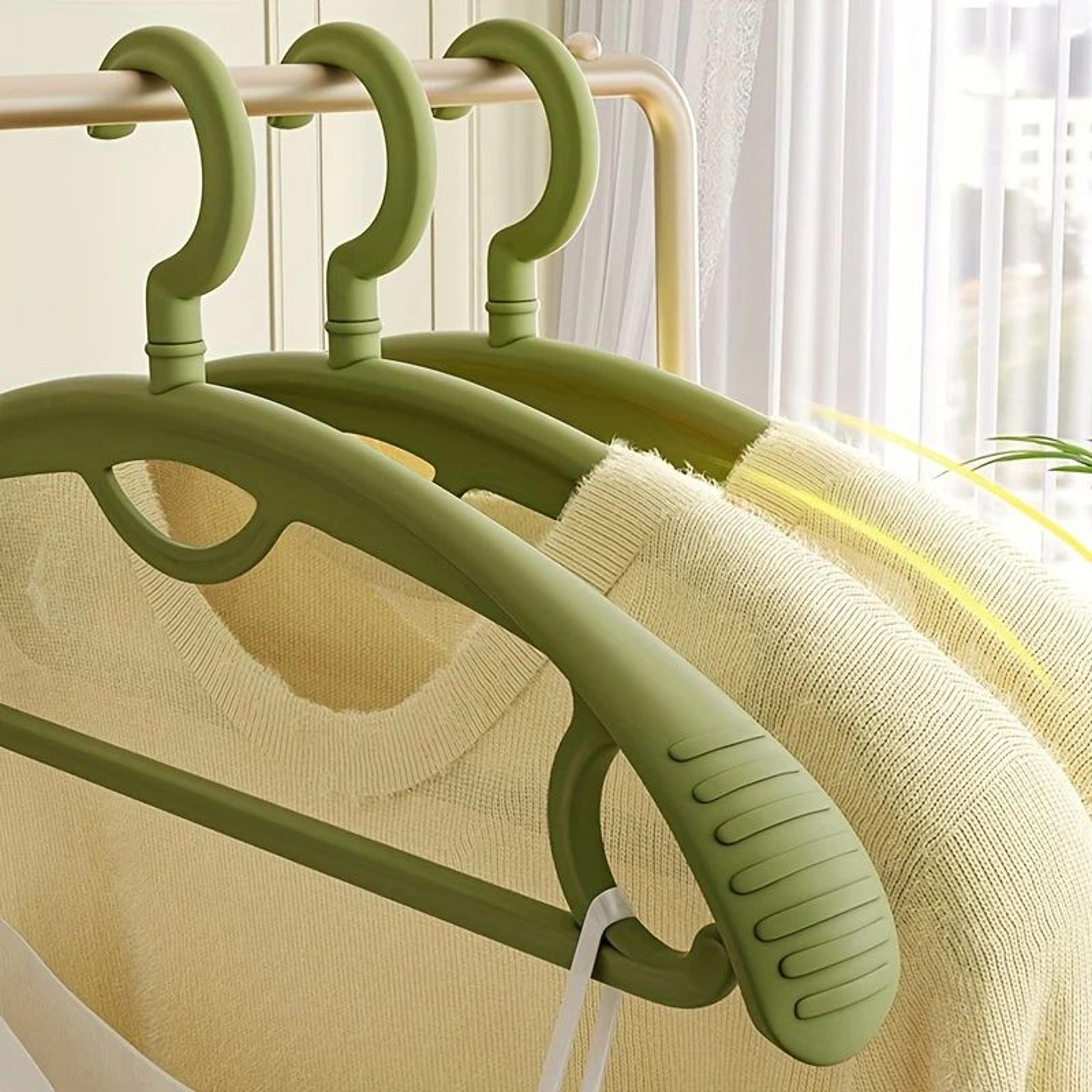 10pcs wide shoulder non-slip clothes hangers for space-saving closet storage