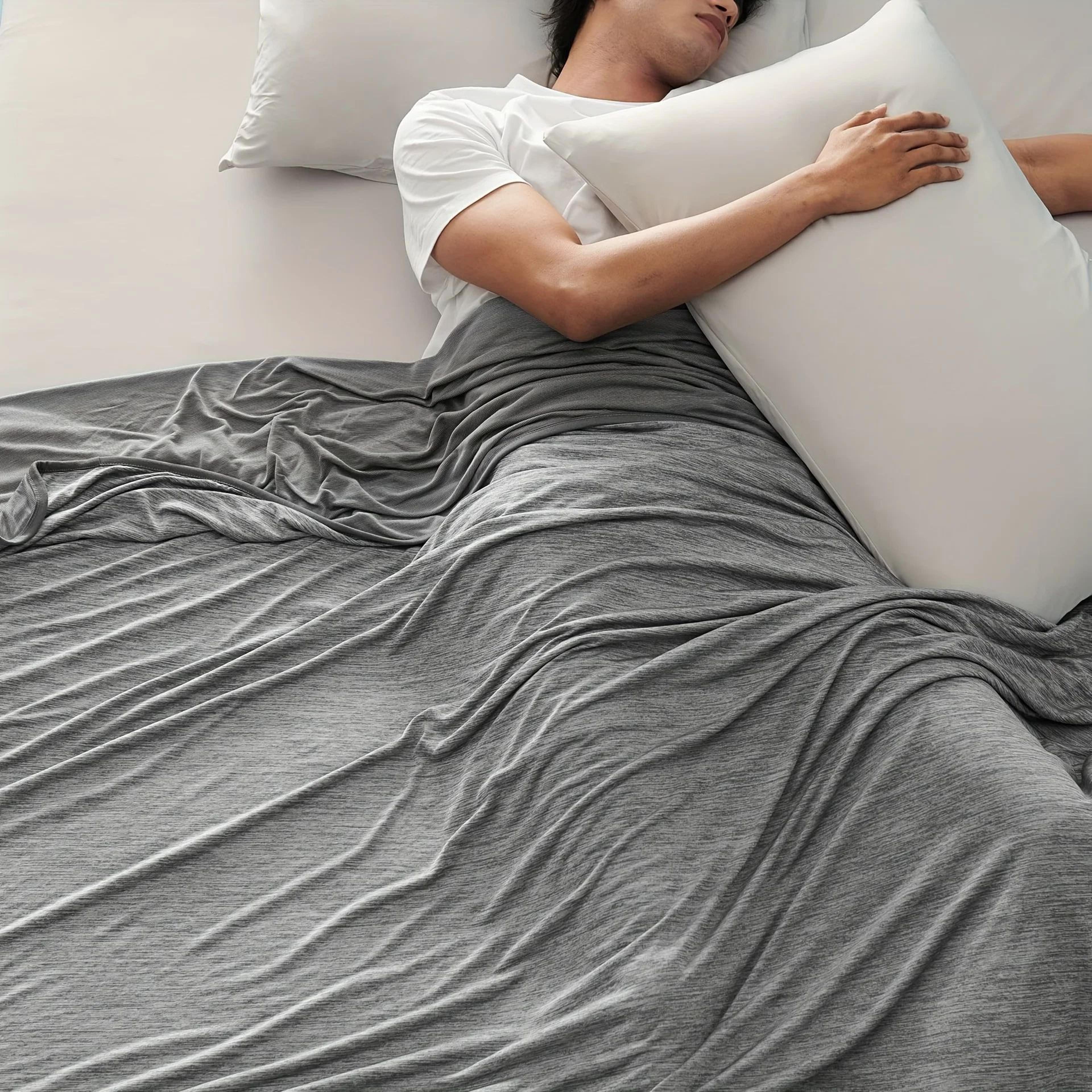 150 x 200 cm double-sided cooling blanket for hot sleepers and summer comfort