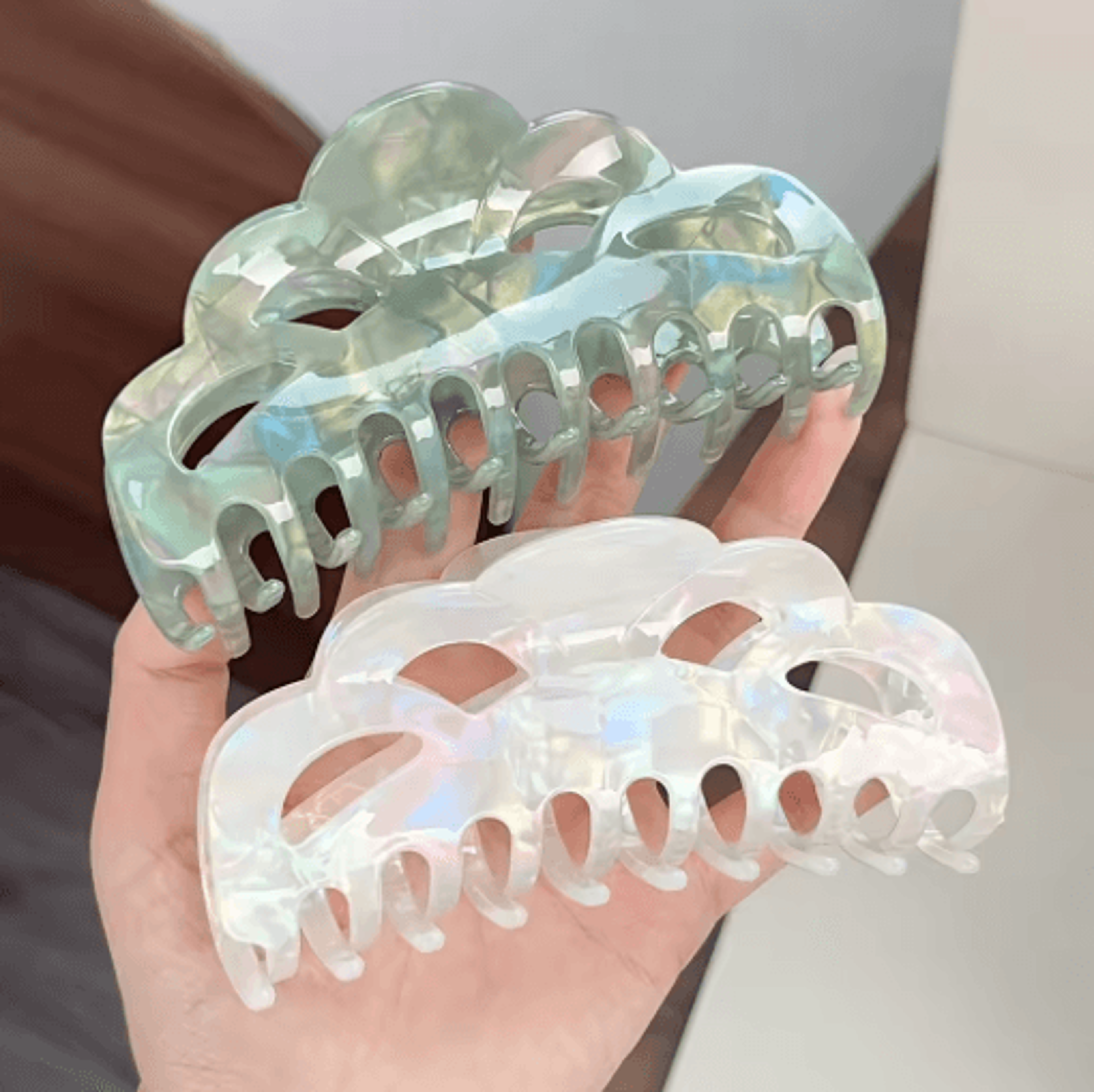 elegant hollow shark hair clip – large minimalist hair claw for women