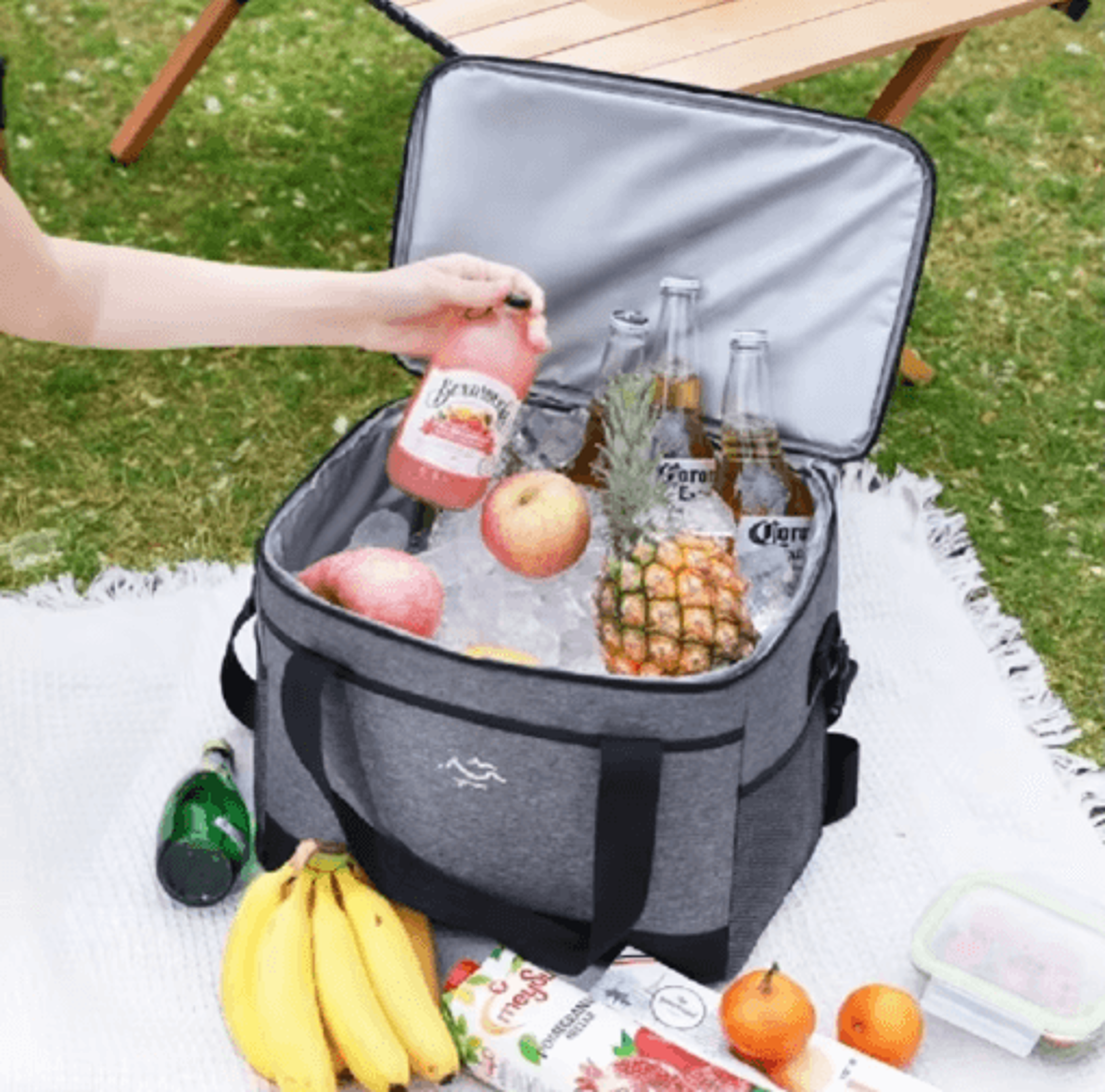 large-capacity insulated lunch box with ice packs – minimalist crossbody picnic bag