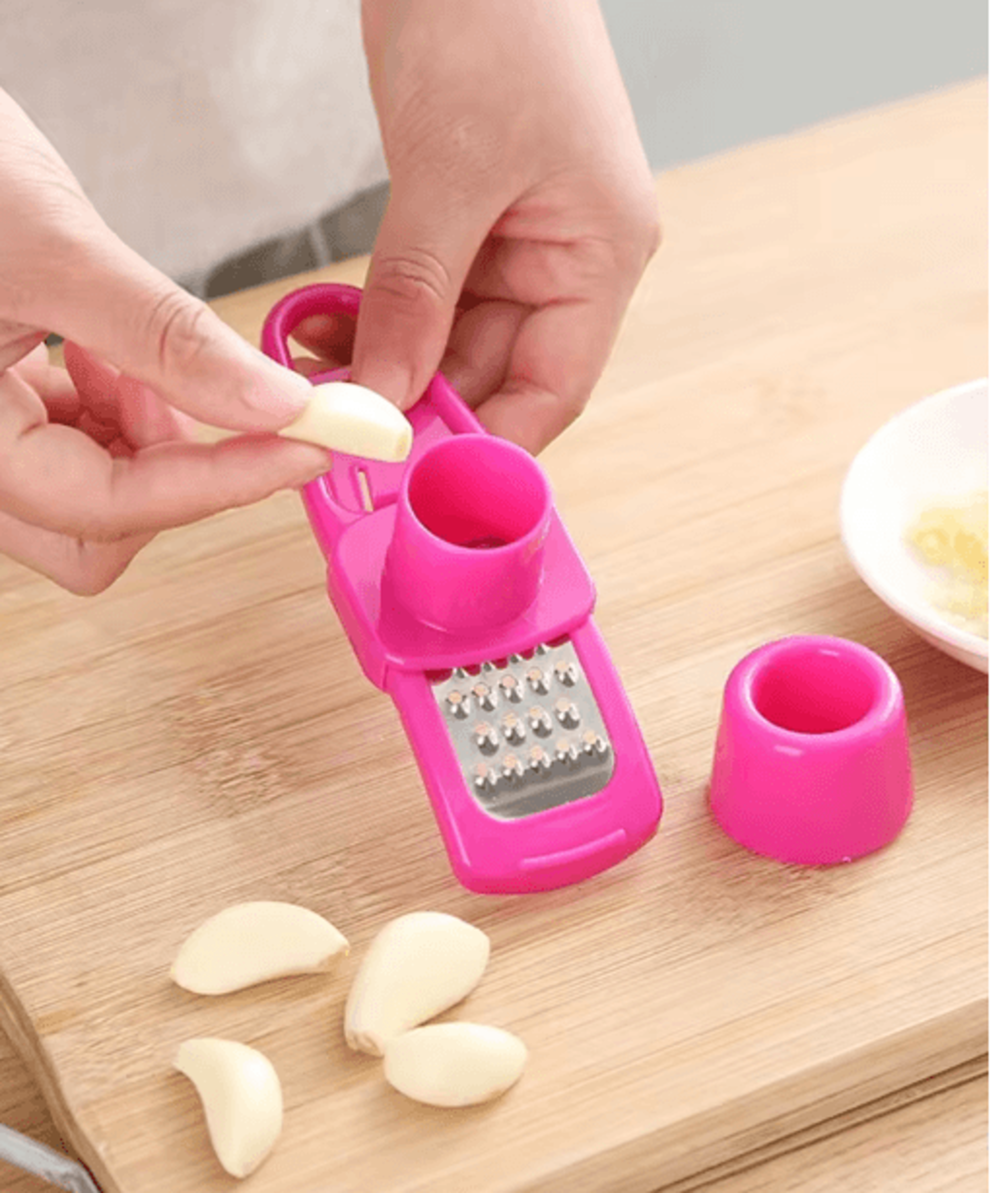 mini garlic grinder manual garlic press – compact kitchen gadget for quick garlic mashing