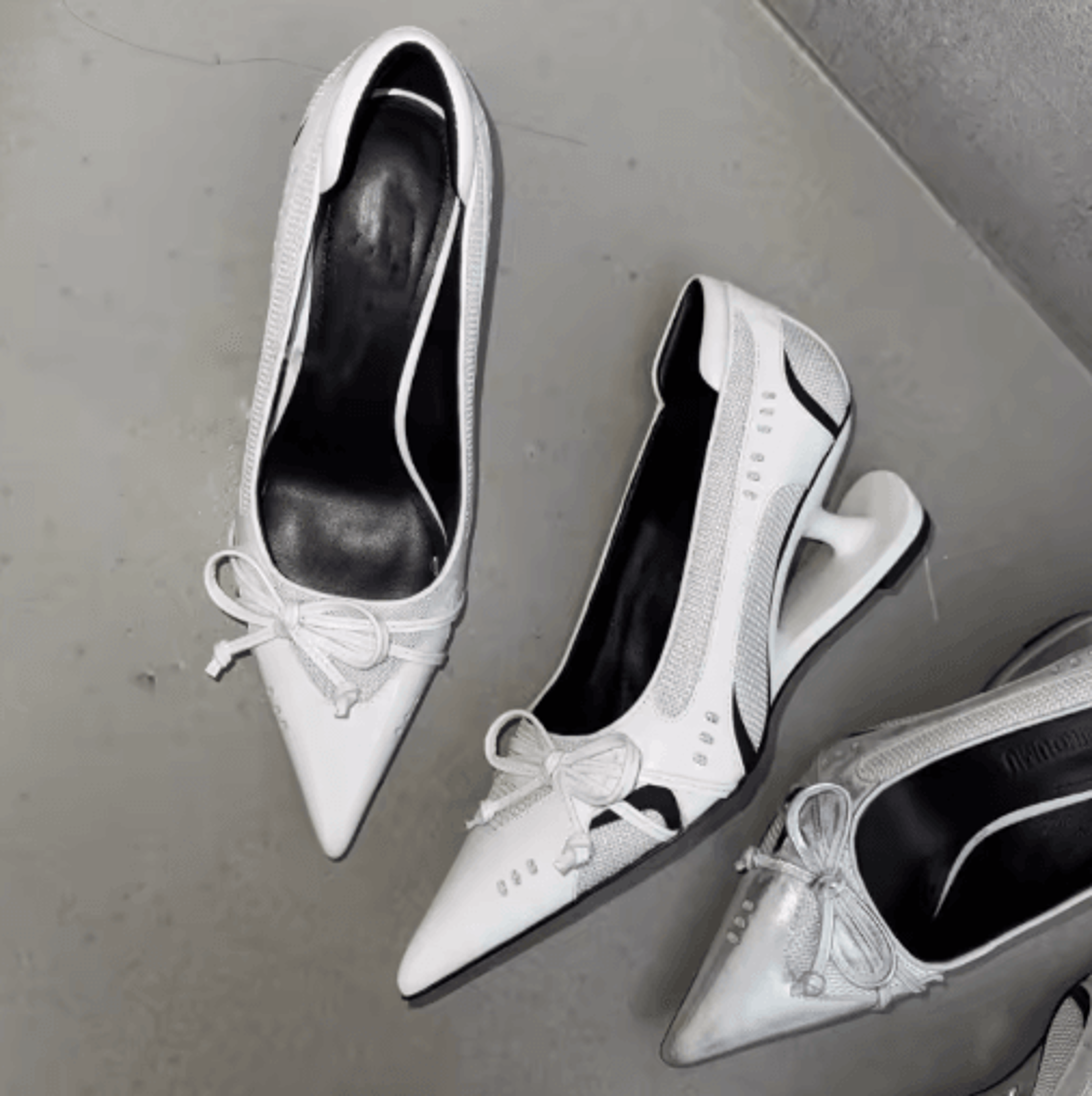 fashion spliced heel pointed toe mary jane pumps with bow detail