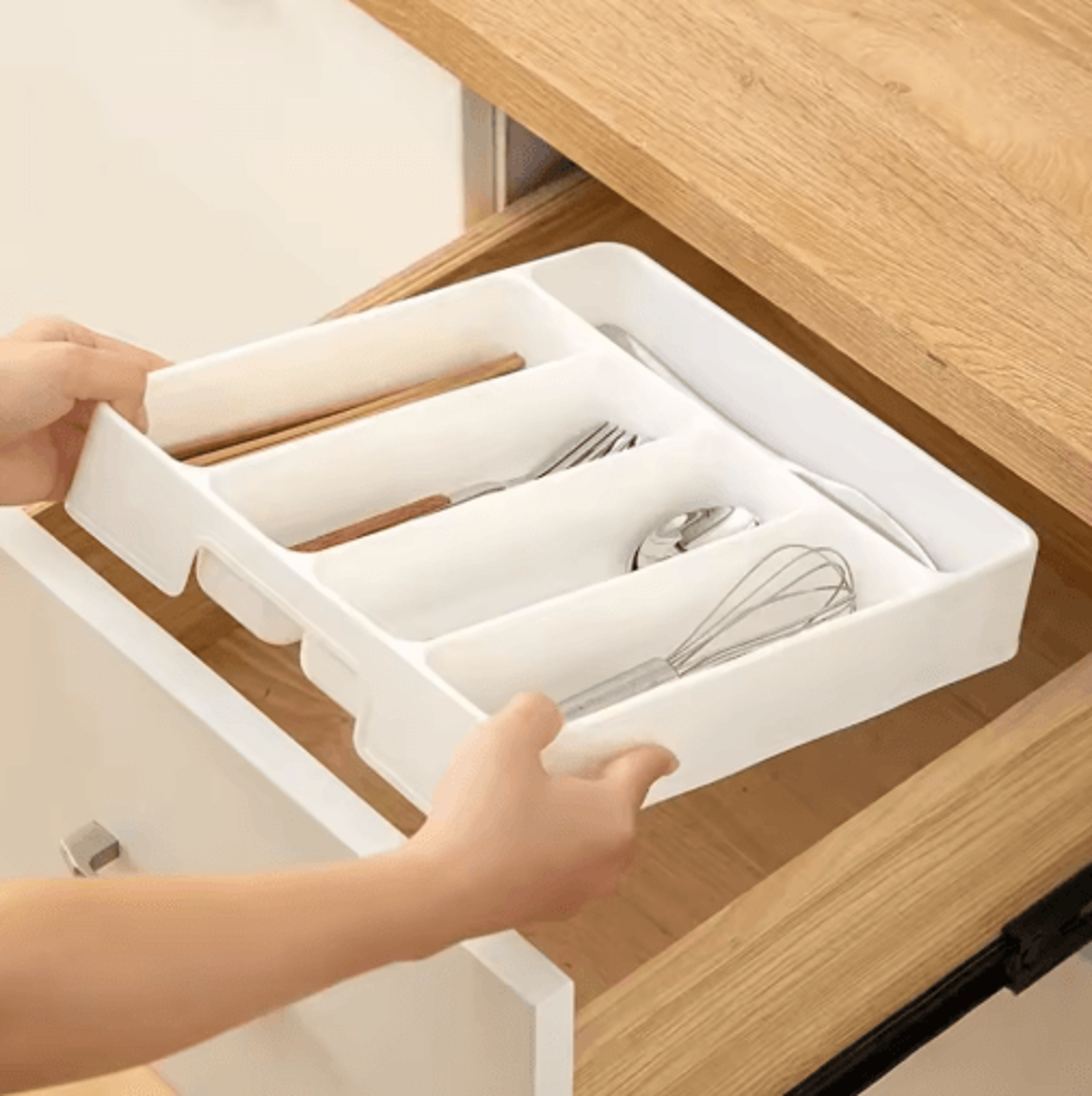 multi-compartment cutlery organizer tray for kitchen drawers