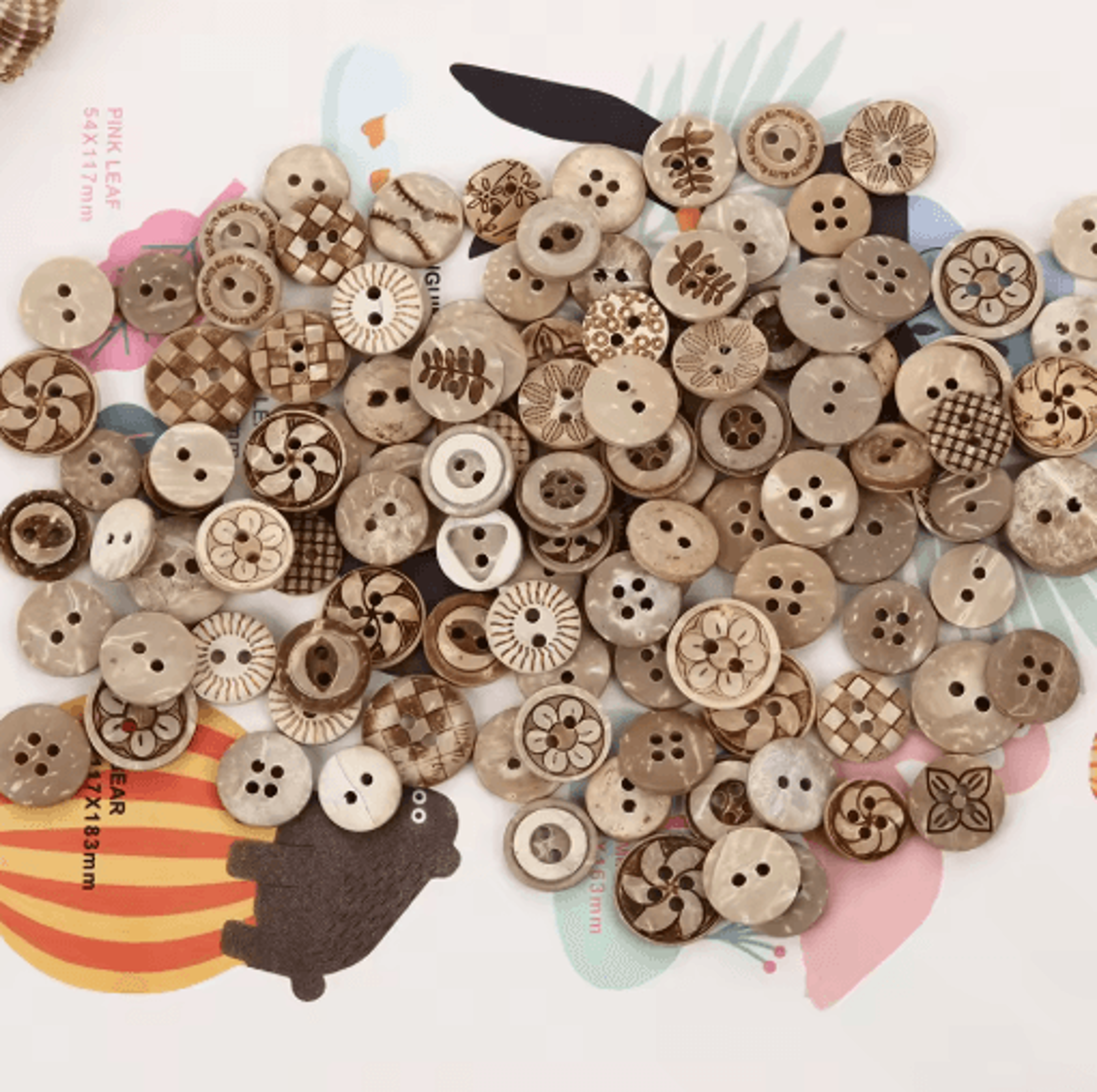 50-piece mixed flower carved wooden buttons – decorative sewing buttons for crafts & scrapbooking