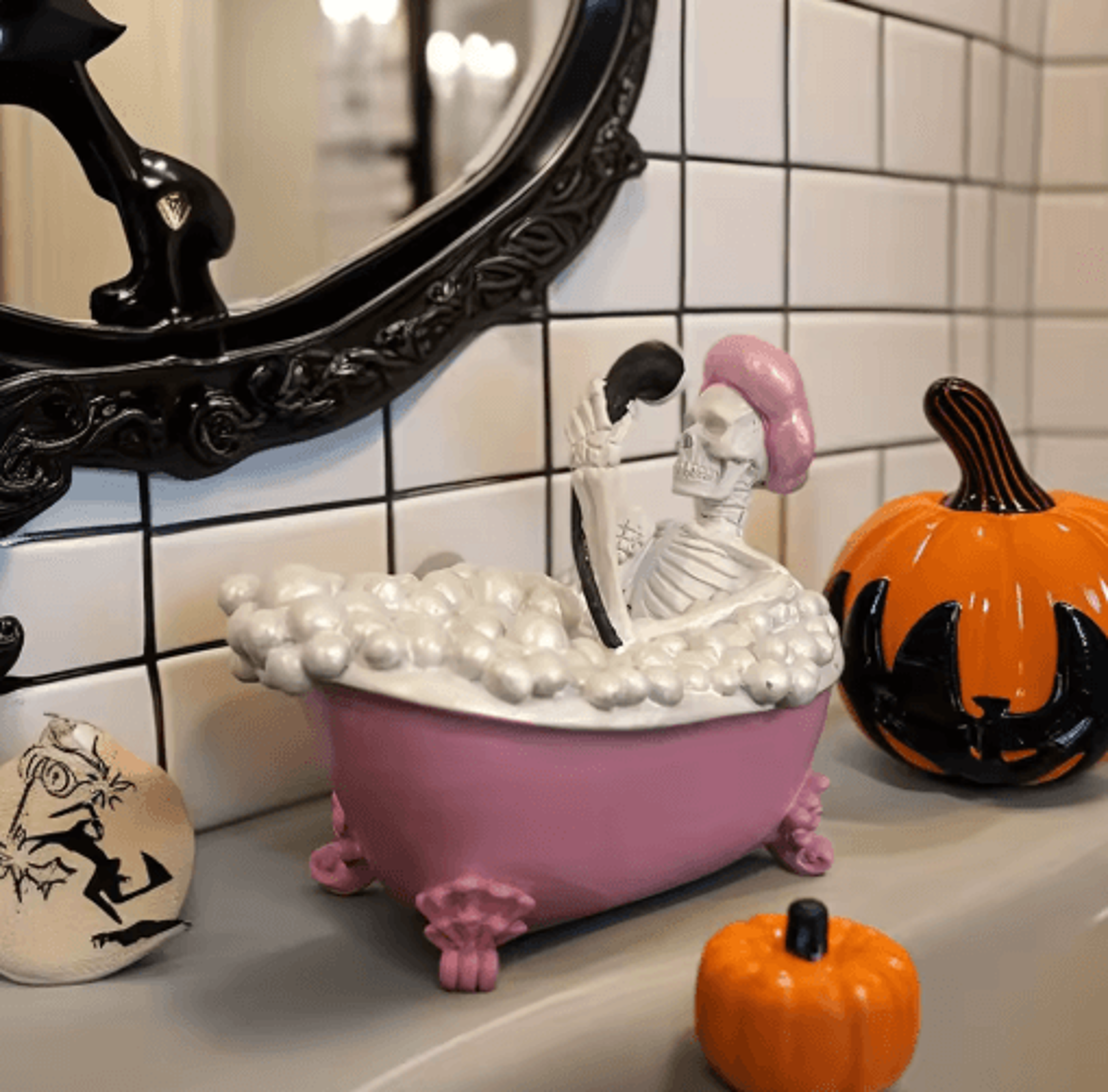 spooky skeleton in pink & white bathtub – funny halloween bathroom figurine & ghostly party decor