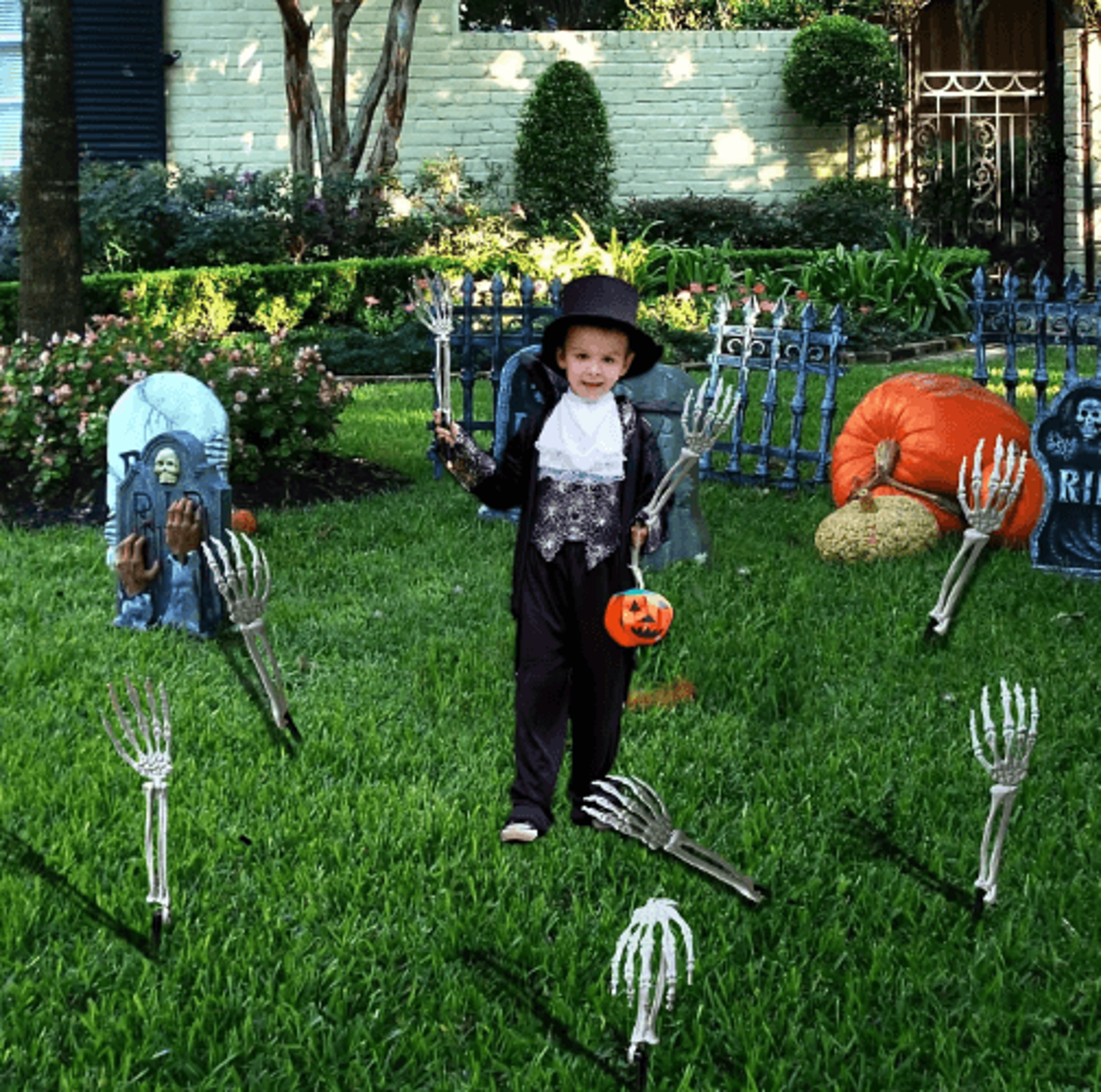 1/6-piece skeleton skull & hand ground stakes – halloween graveyard garden & yard decorations
