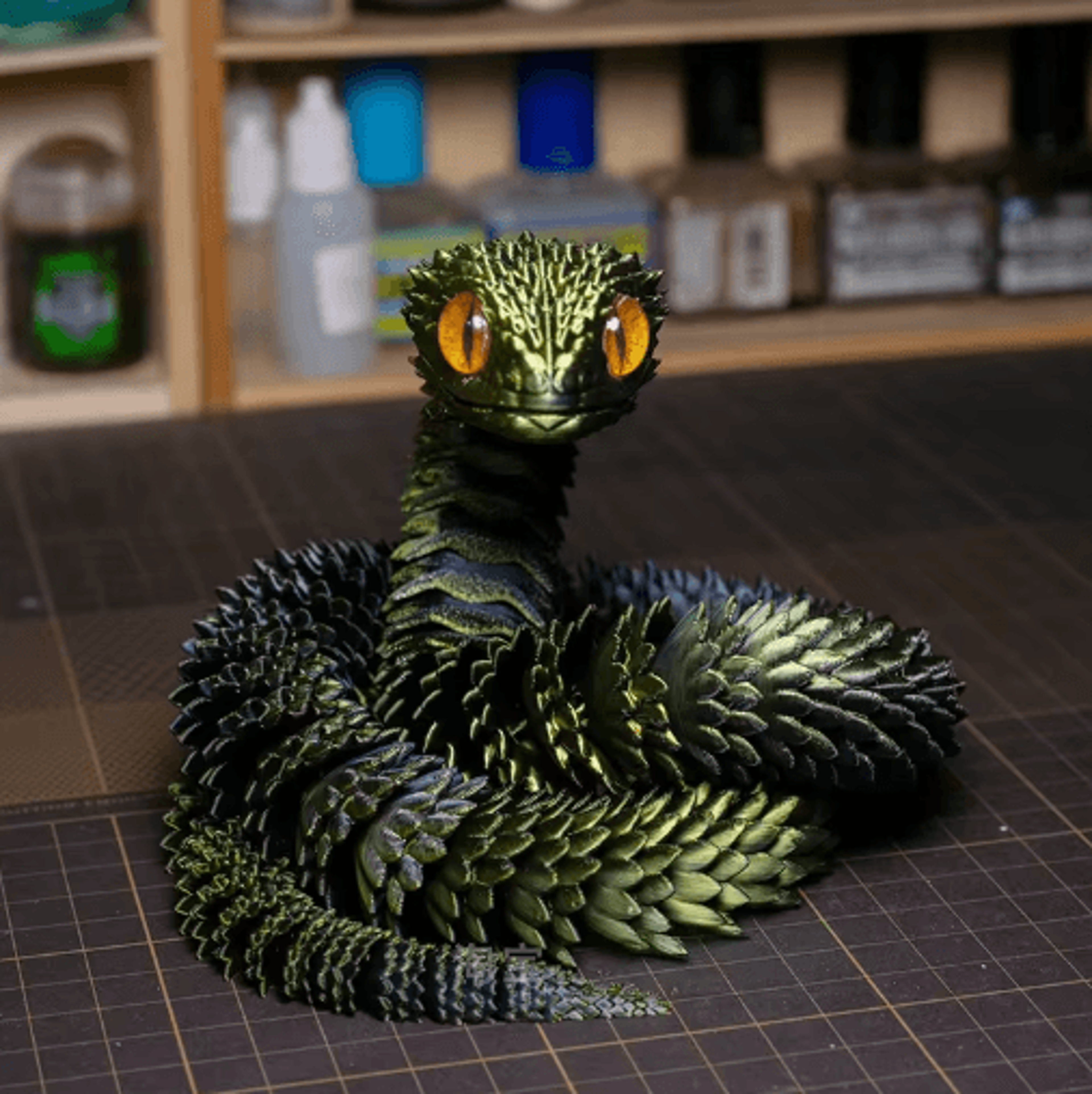 3d printed articulated snake – rotatable fidget toy & desktop figurine