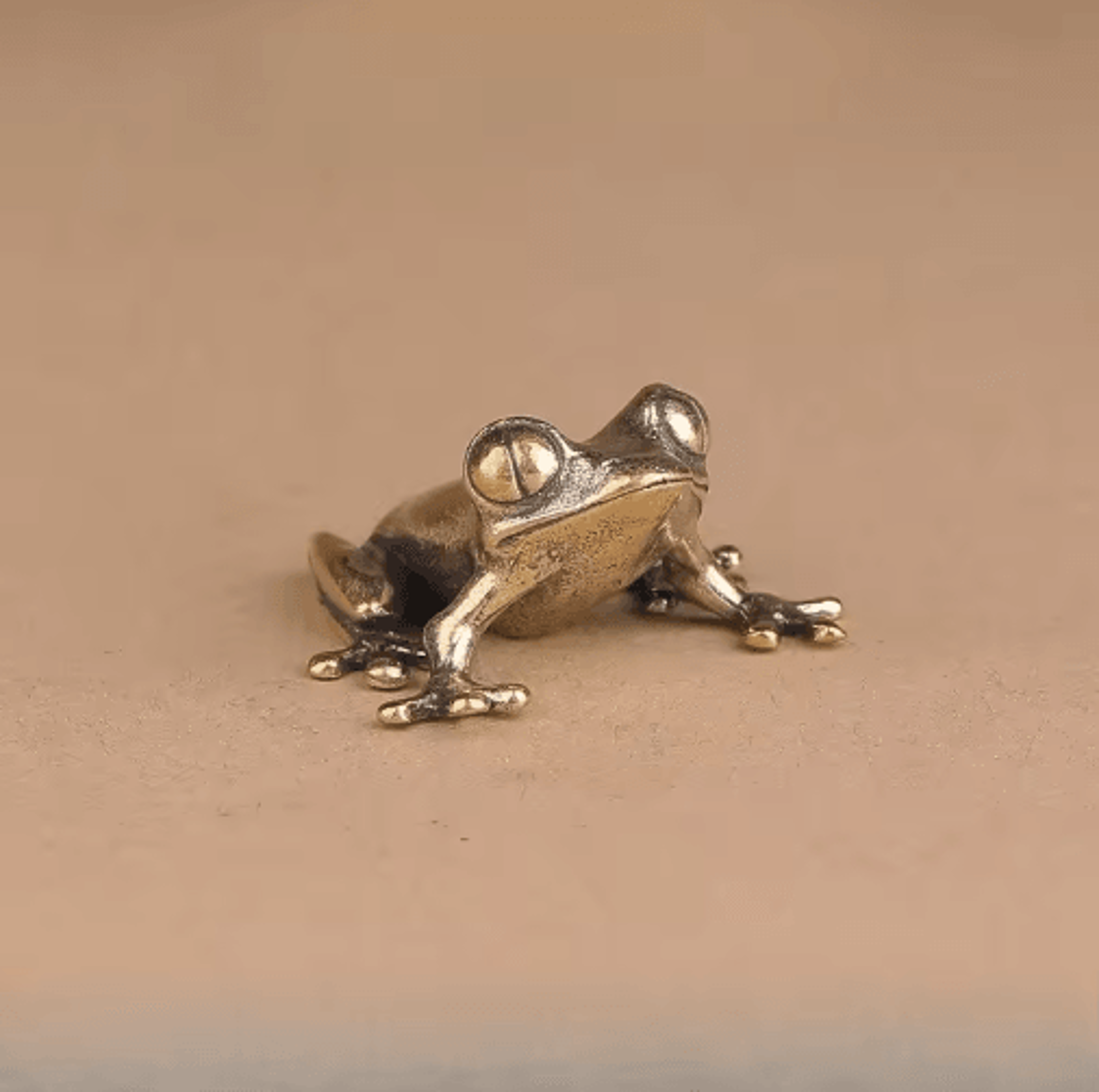 retro brass frog figurine tea pet and desktop ornament