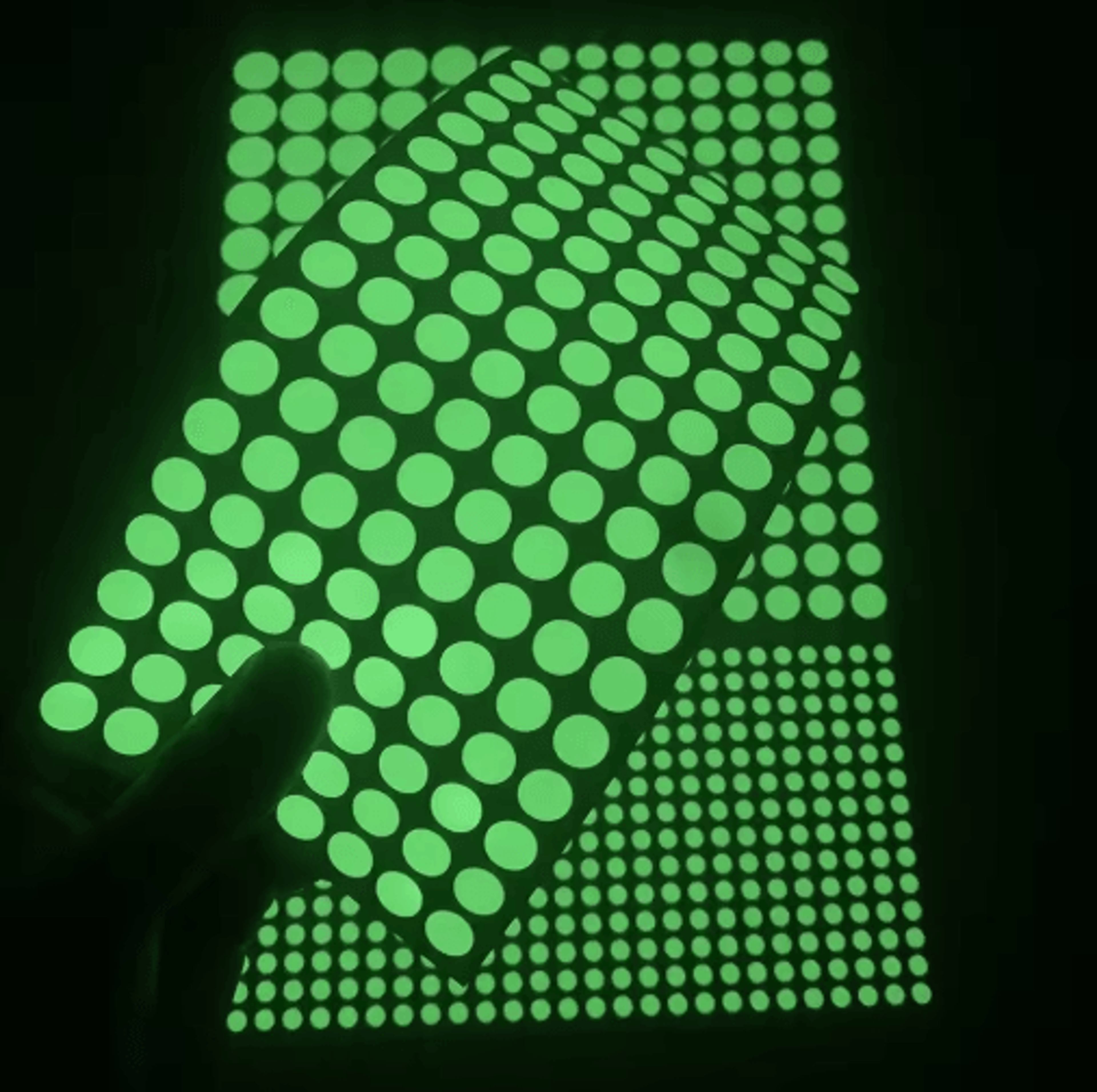 luminous glow-in-the-dark dot wall stickers for kids rooms