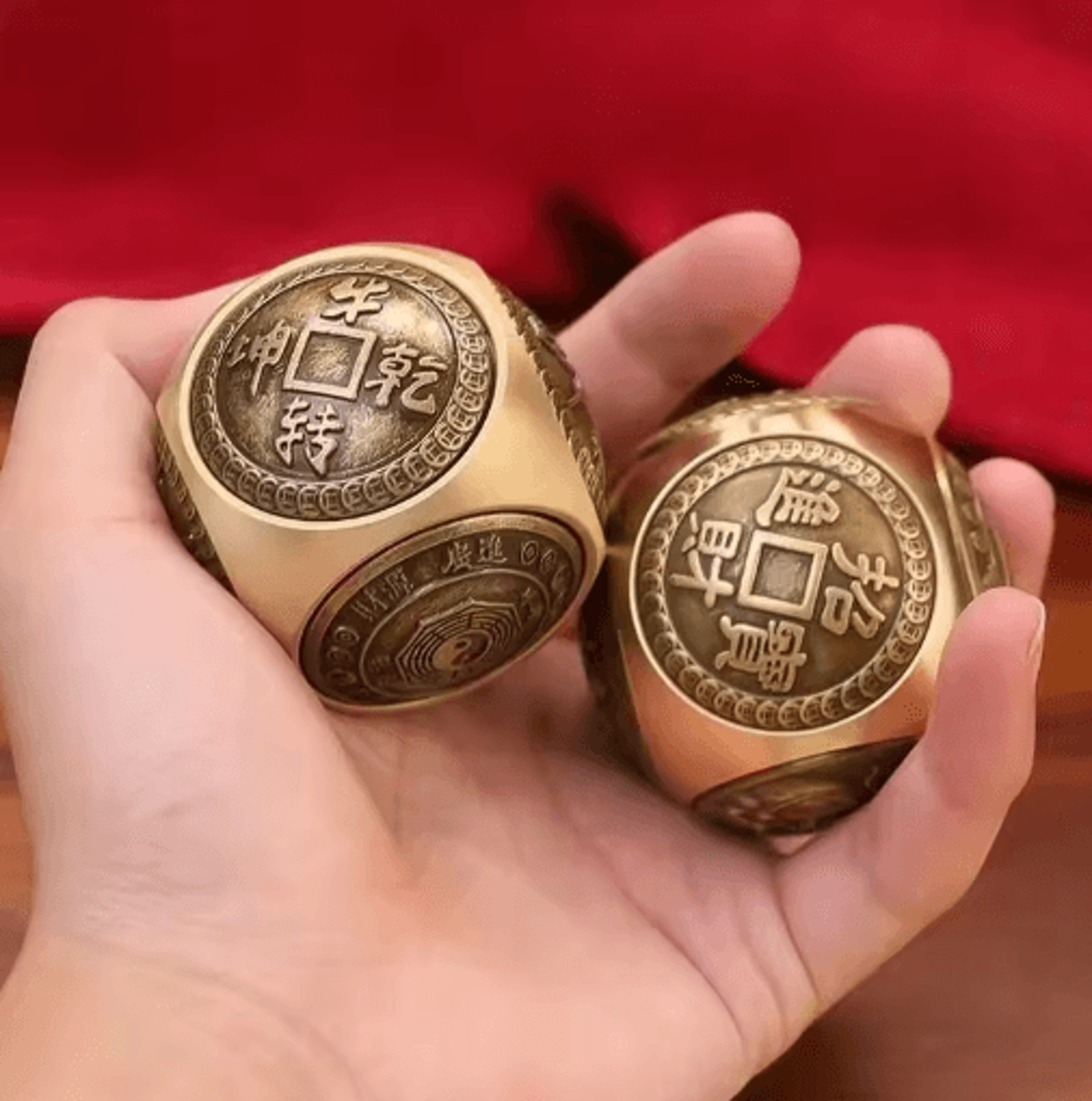 rotating six-faced chinese lucky coin spinner fidget toy