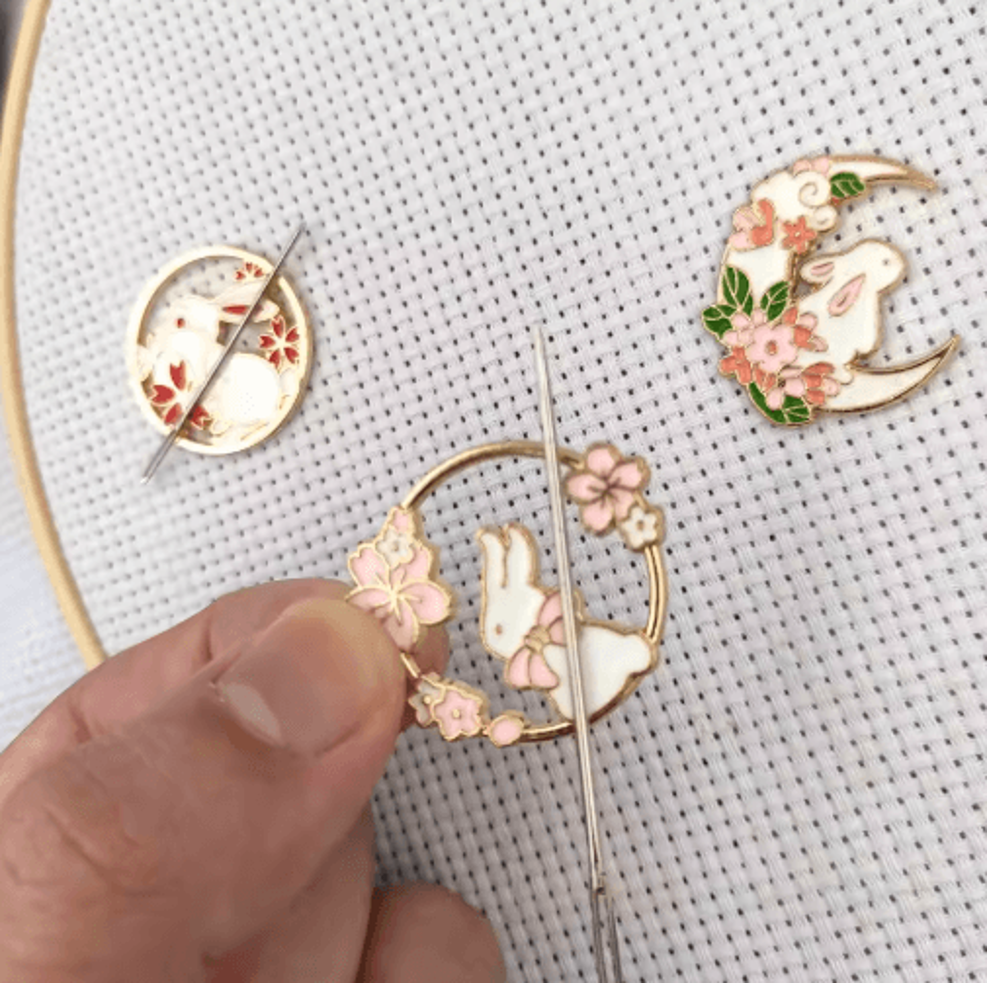 cute rabbit magnetic needle minder for cross stitch
