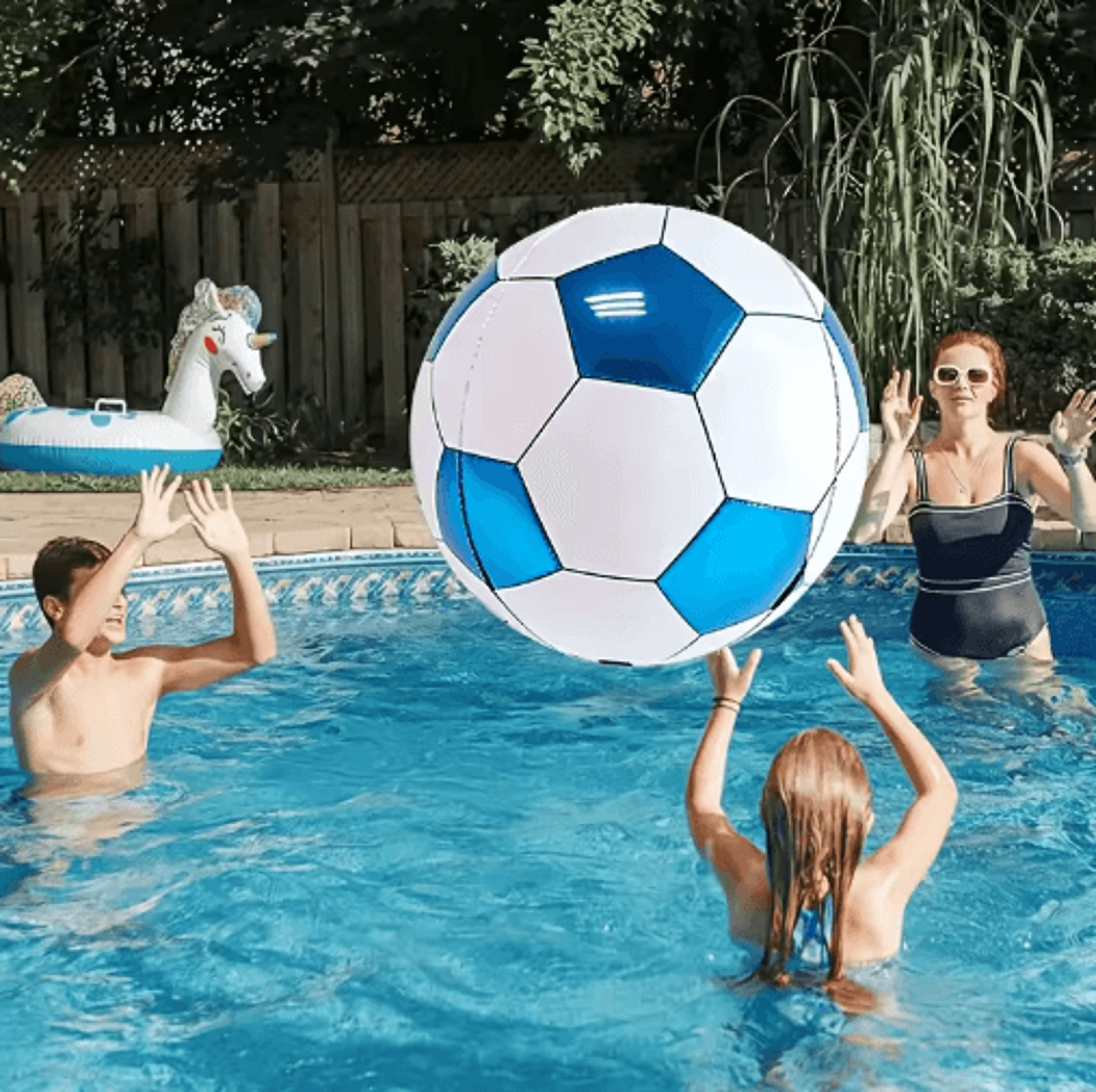 giant 4d blue soccer foil balloon – round sports party decoration