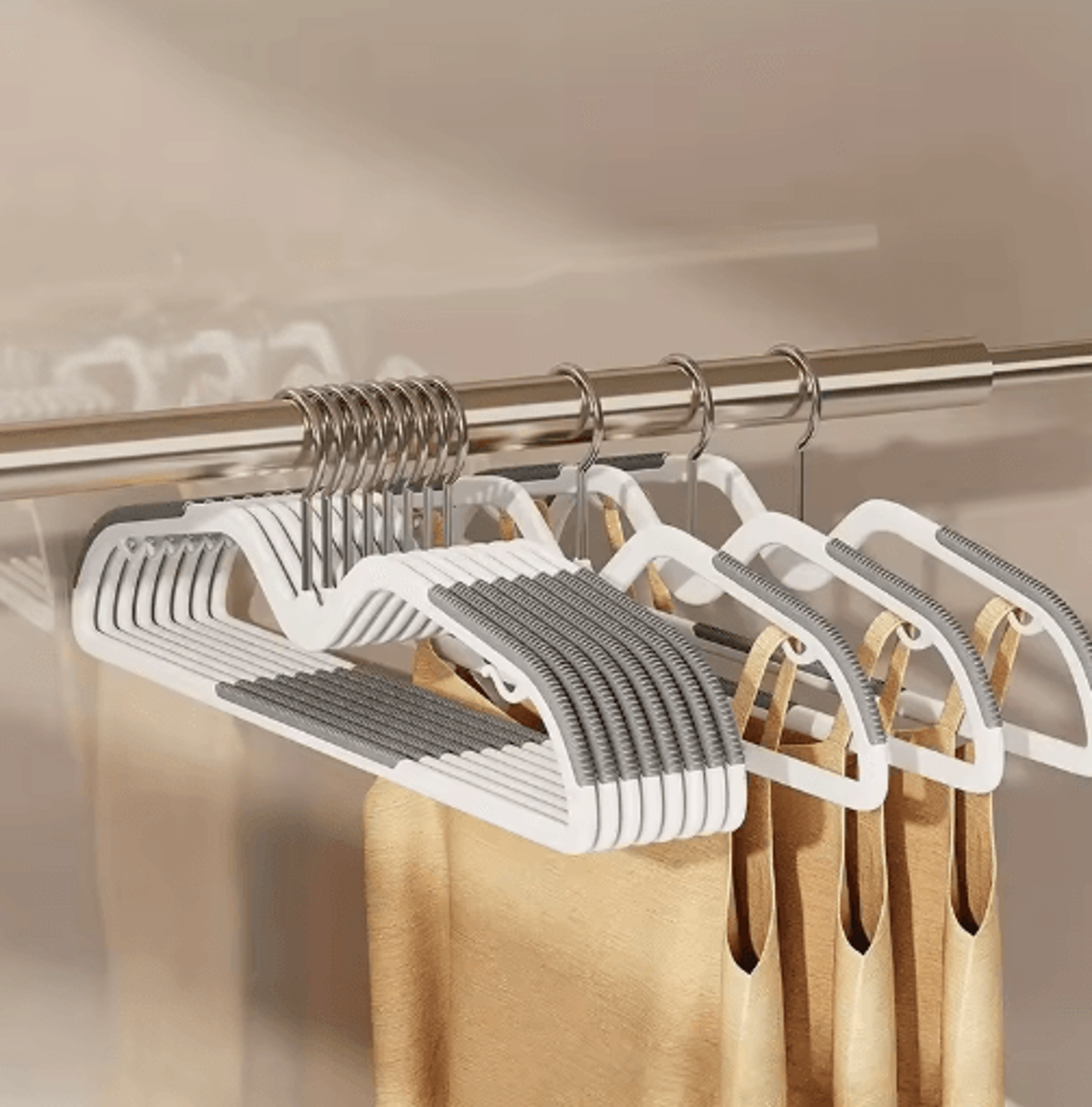 non-slip plastic clothes hangers – traceless multipurpose closet hangers