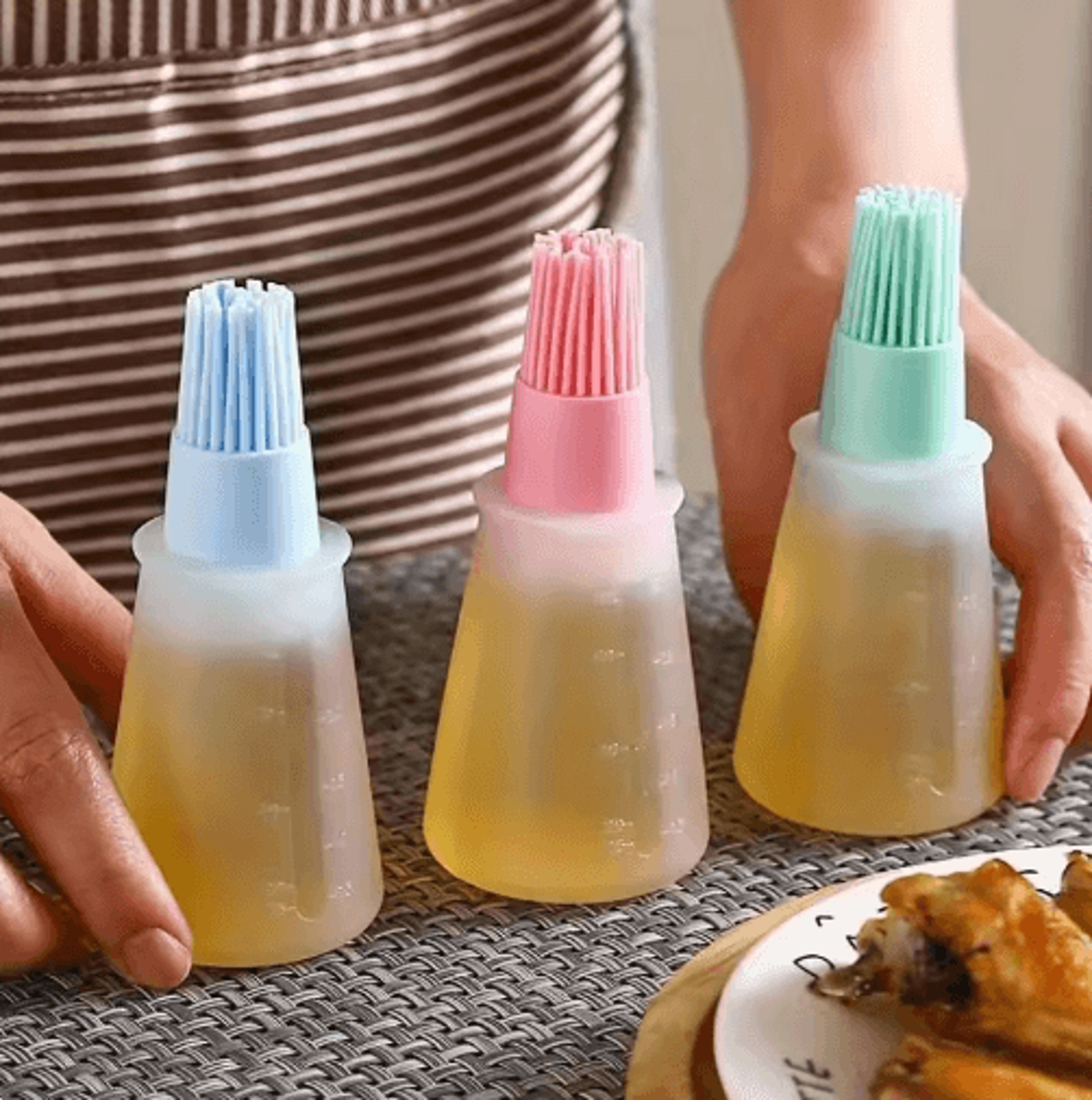silicone bbq oil dispenser with brush – heat-resistant basting tool