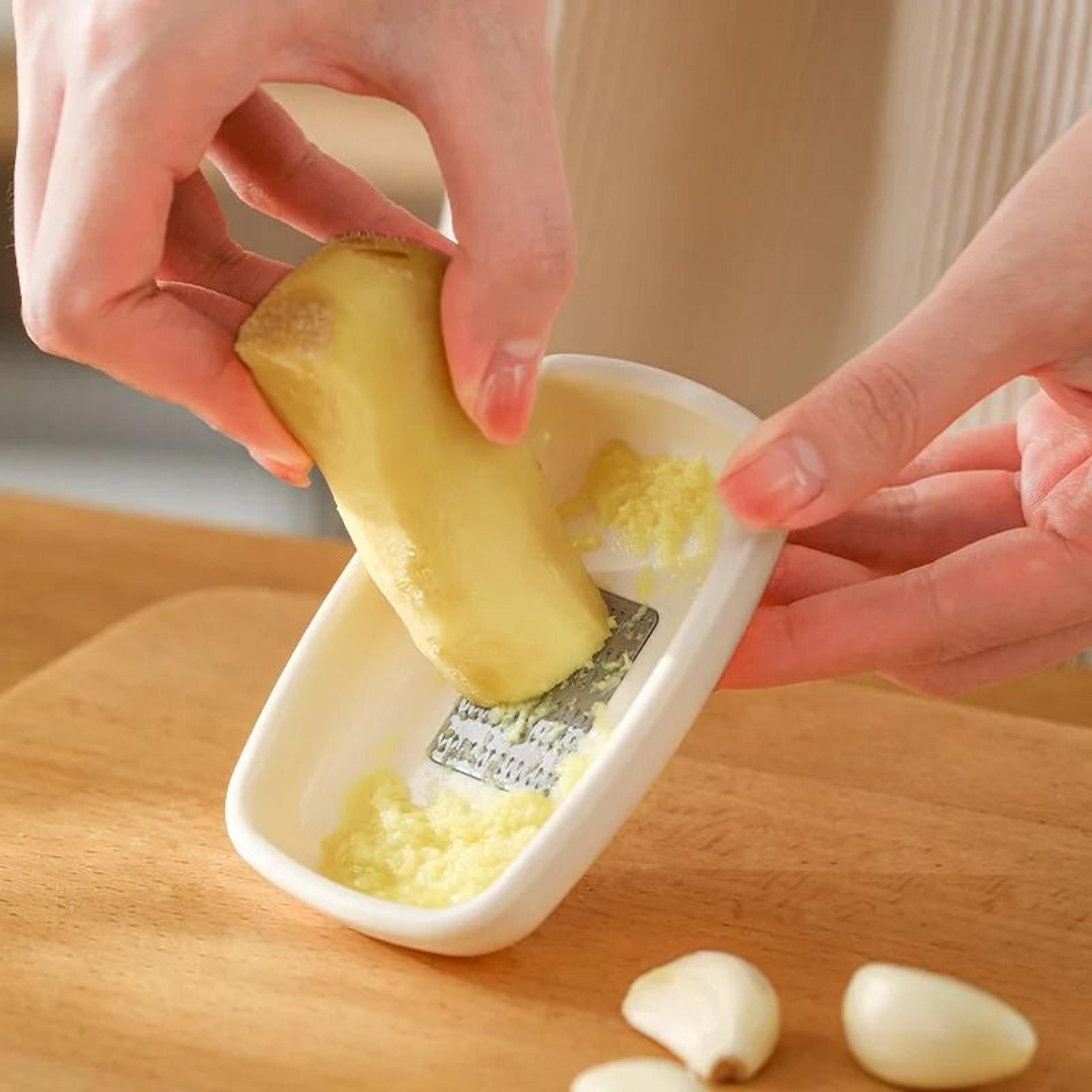 manual ginger grater and garlic crusher compact kitchen grinder tool