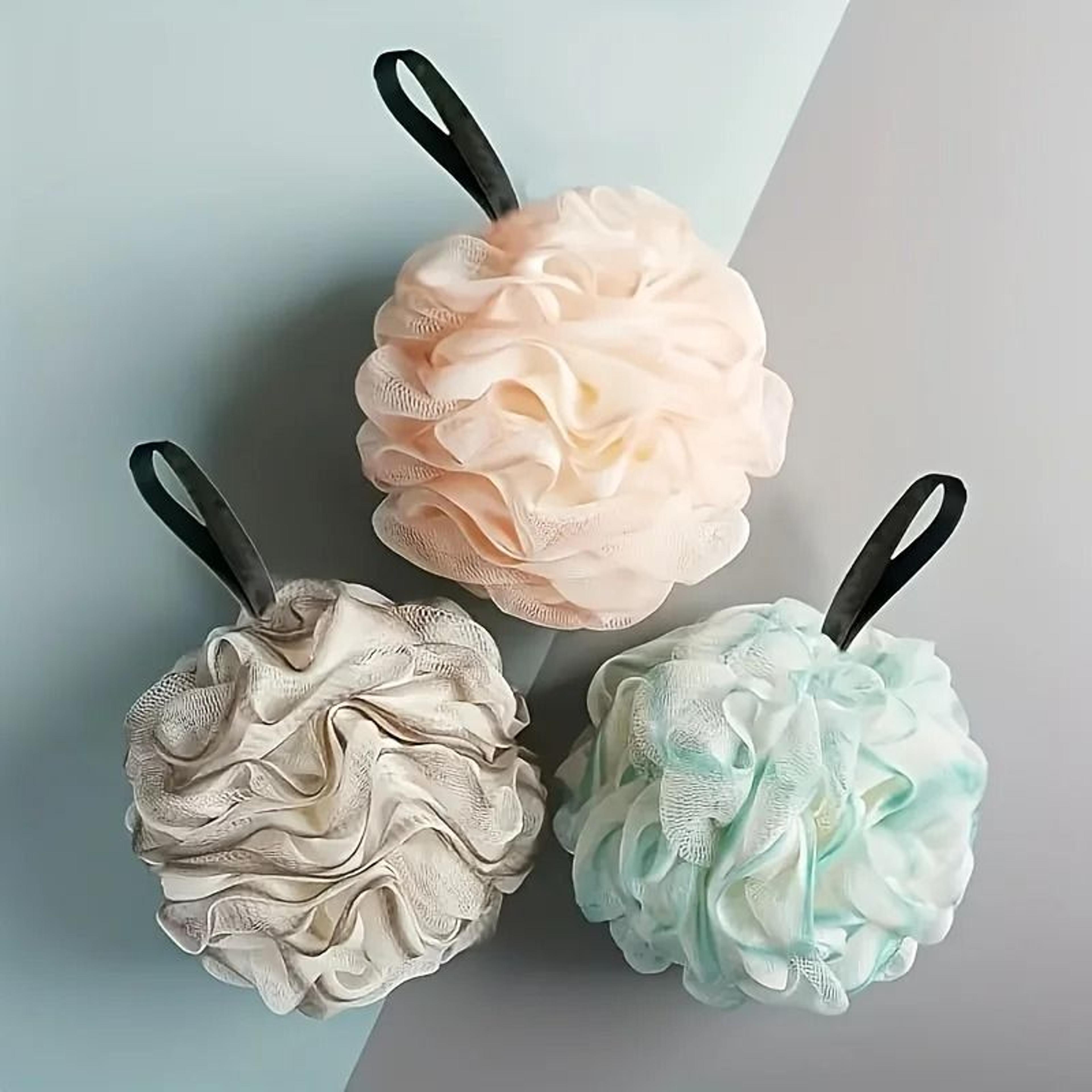 luxurious soft shower loofah bath sponge with rich lather