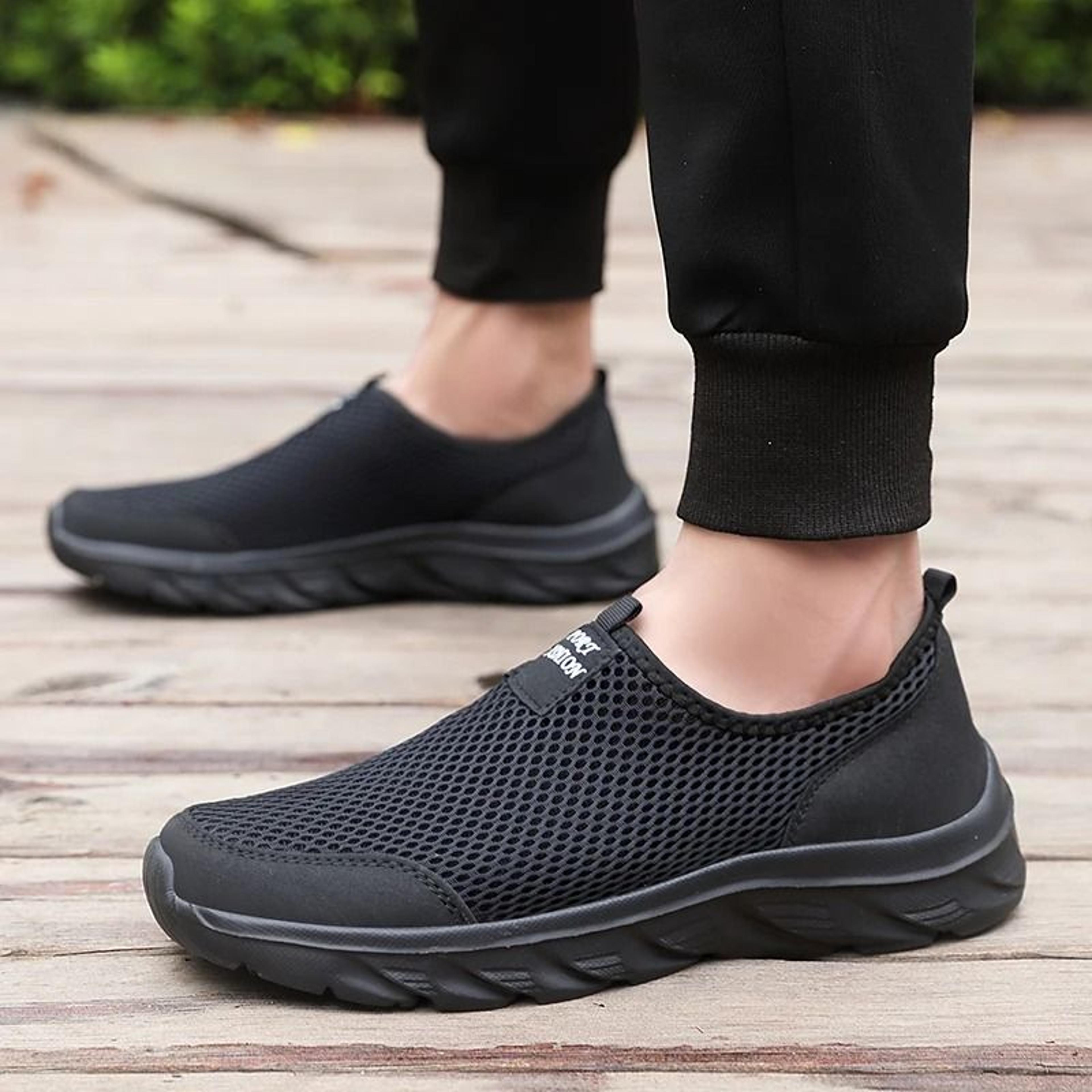 mens casual shoes breathable slip on sneakers lightweight anti slip walking shoes