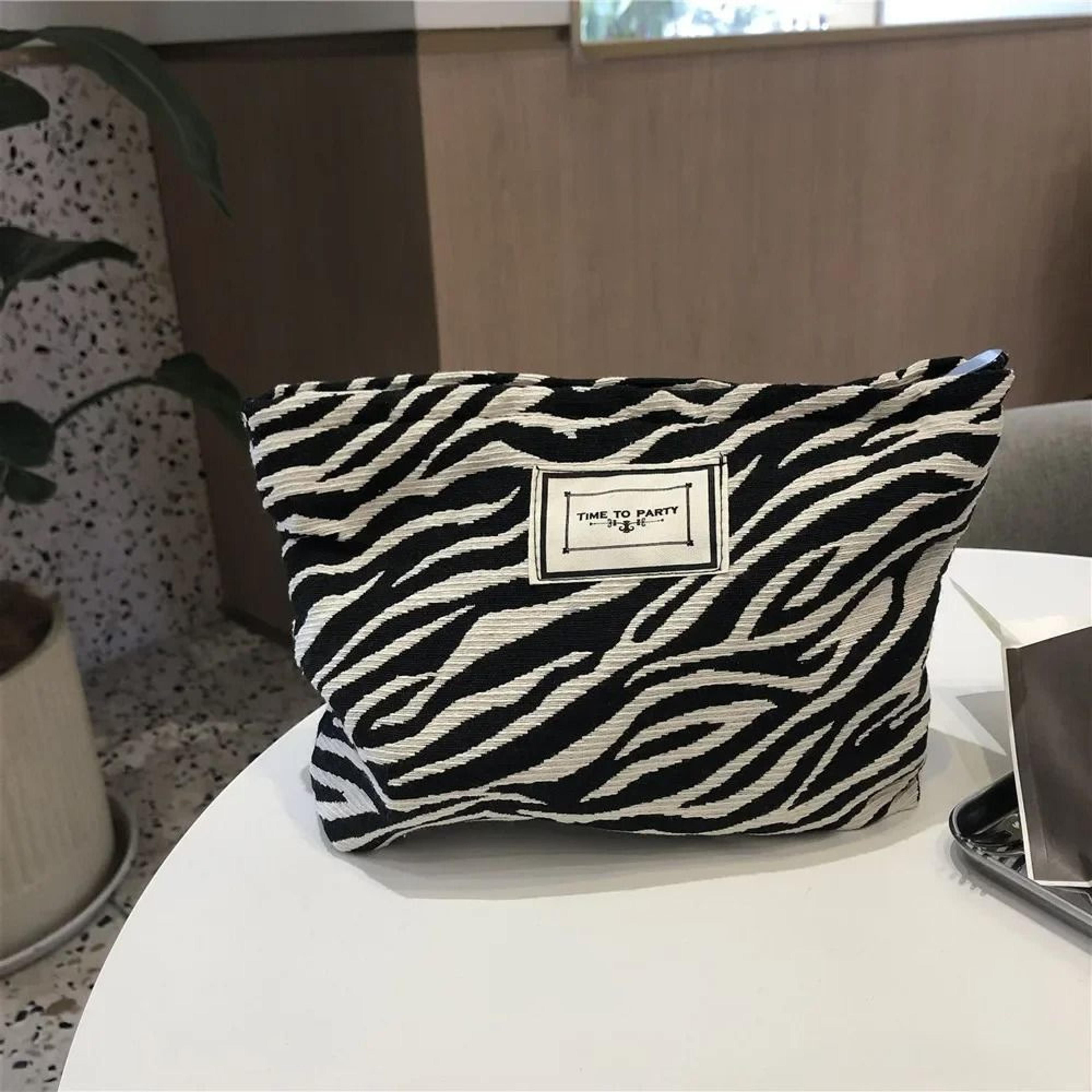 large leopard cosmetic bag waterproof canvas makeup organizer with zipper for travel