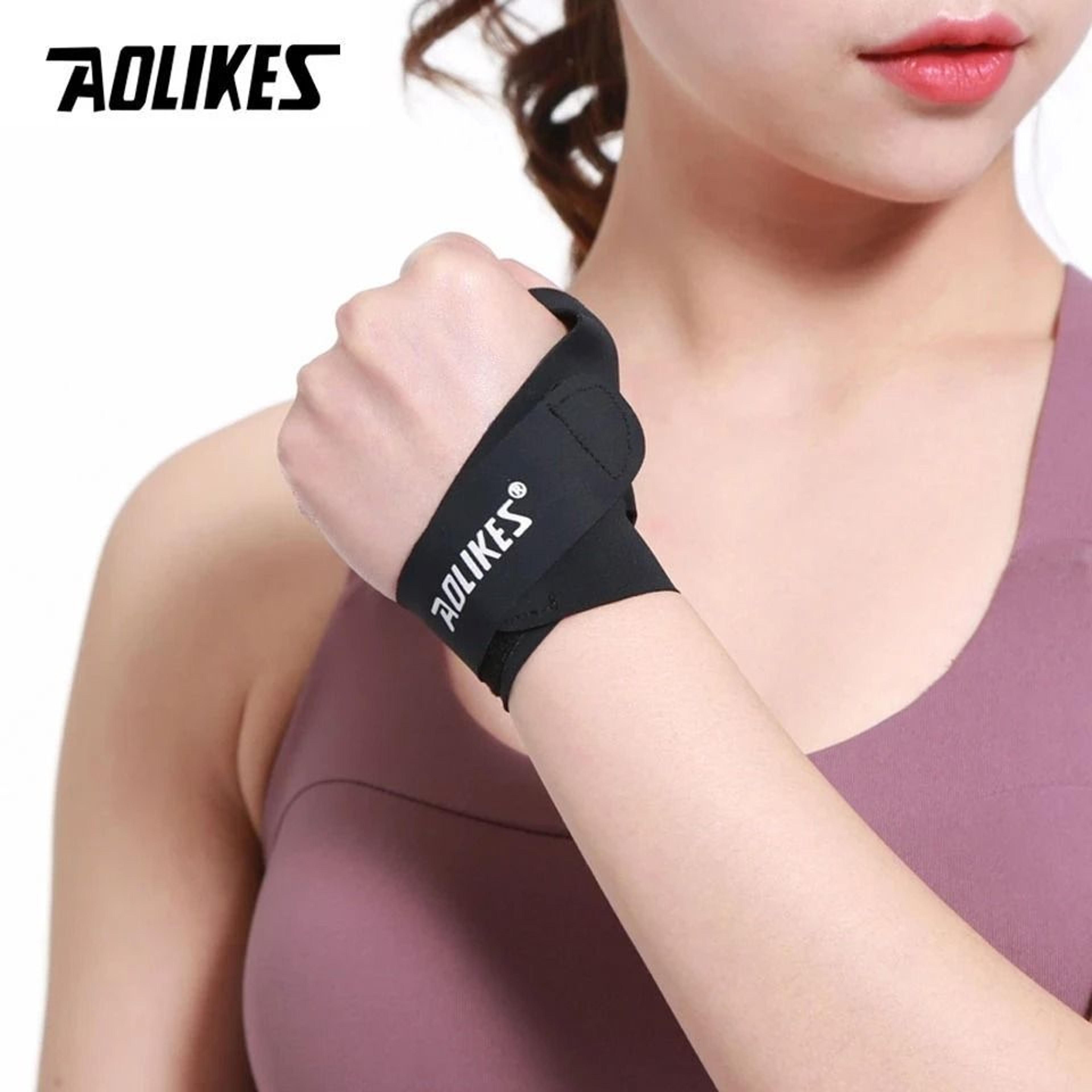 aolikes adjustable carpal tunnel wrist brace with splint for sprains and daily support