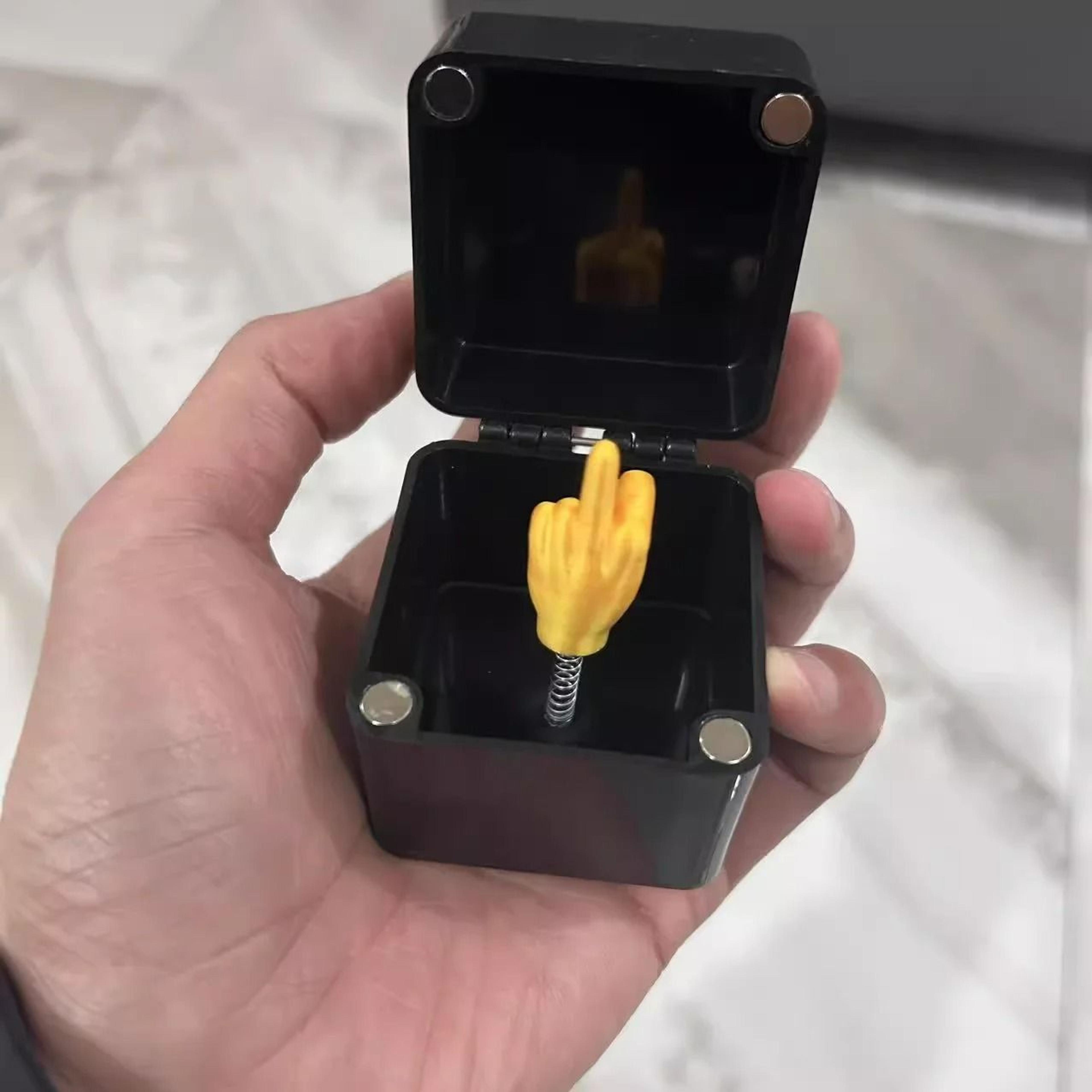 pop up middle finger prank gift box
