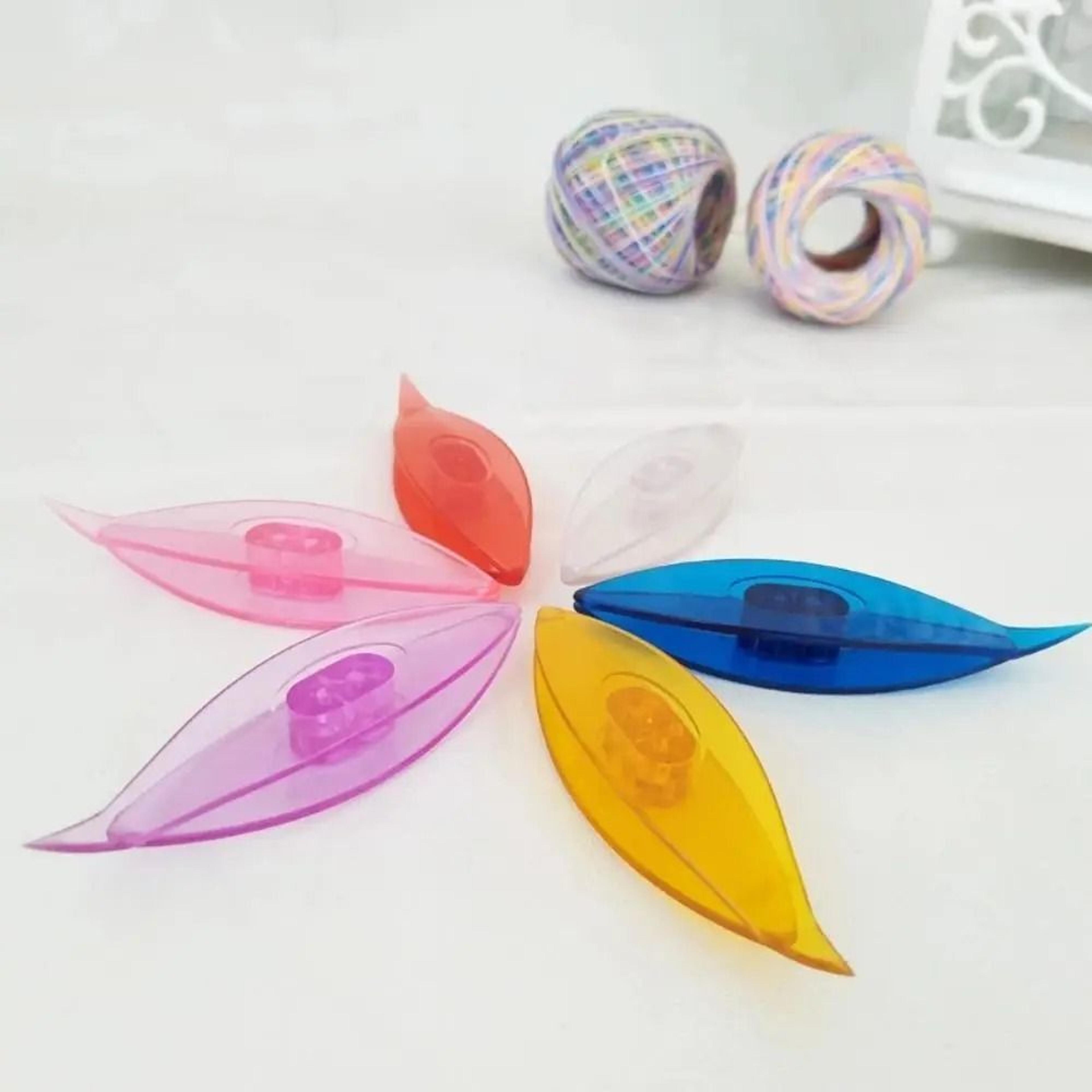 large plastic tatting shuttle for smooth lace making and thread crafting