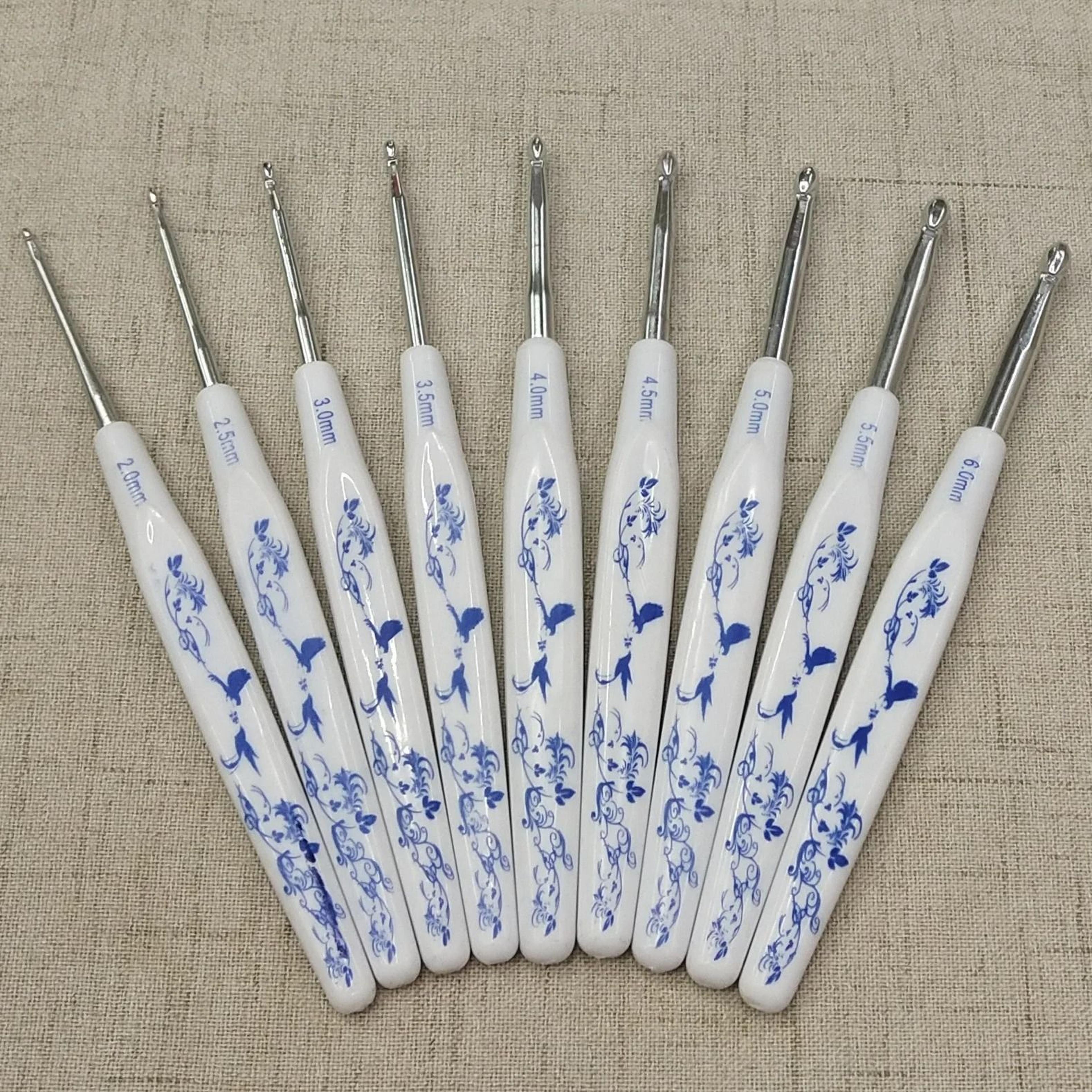 ergonomic crochet hook set for smooth comfortable yarn crafting projects beginners