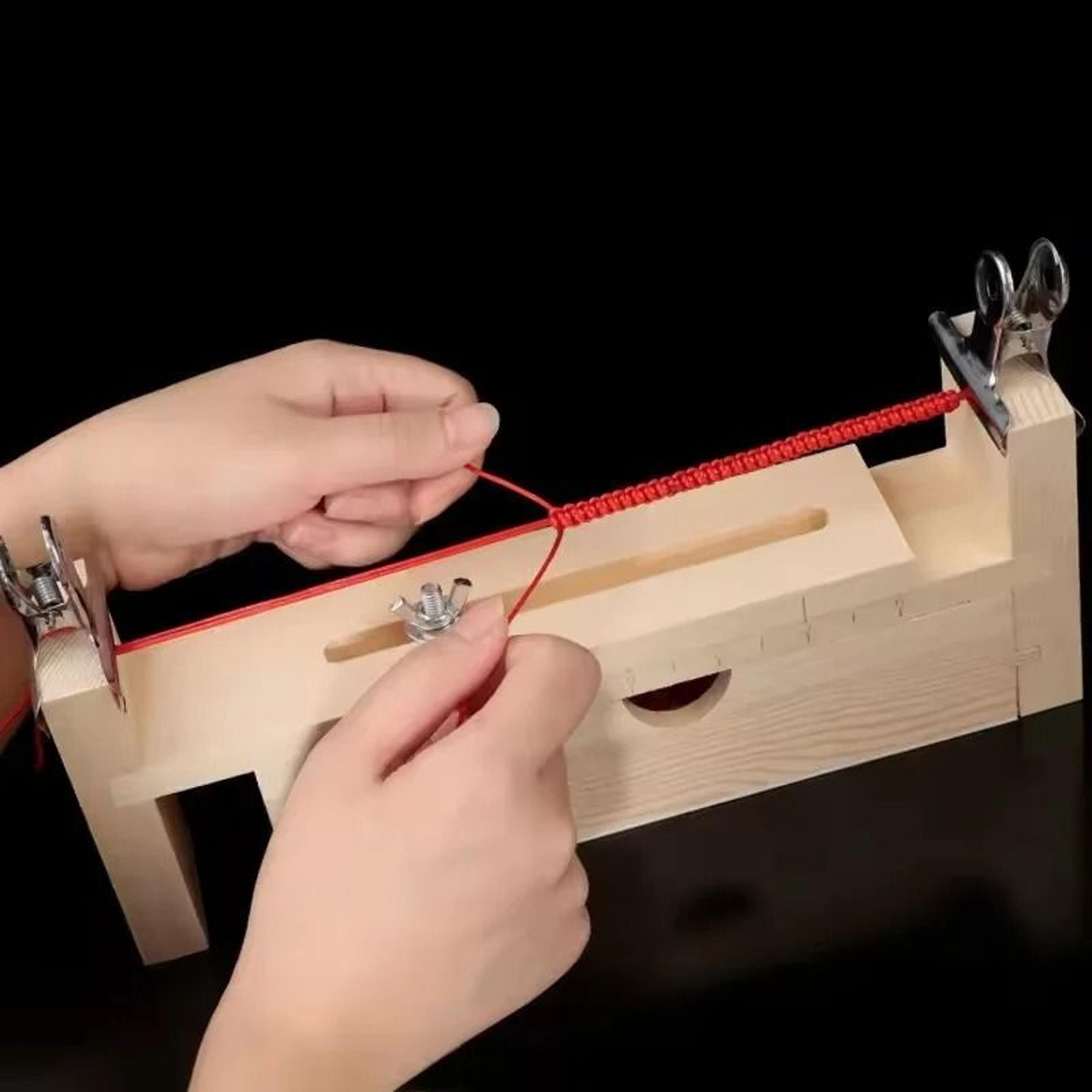 adjustable rope braiding tool for straighter bracelet and necklace crafting results