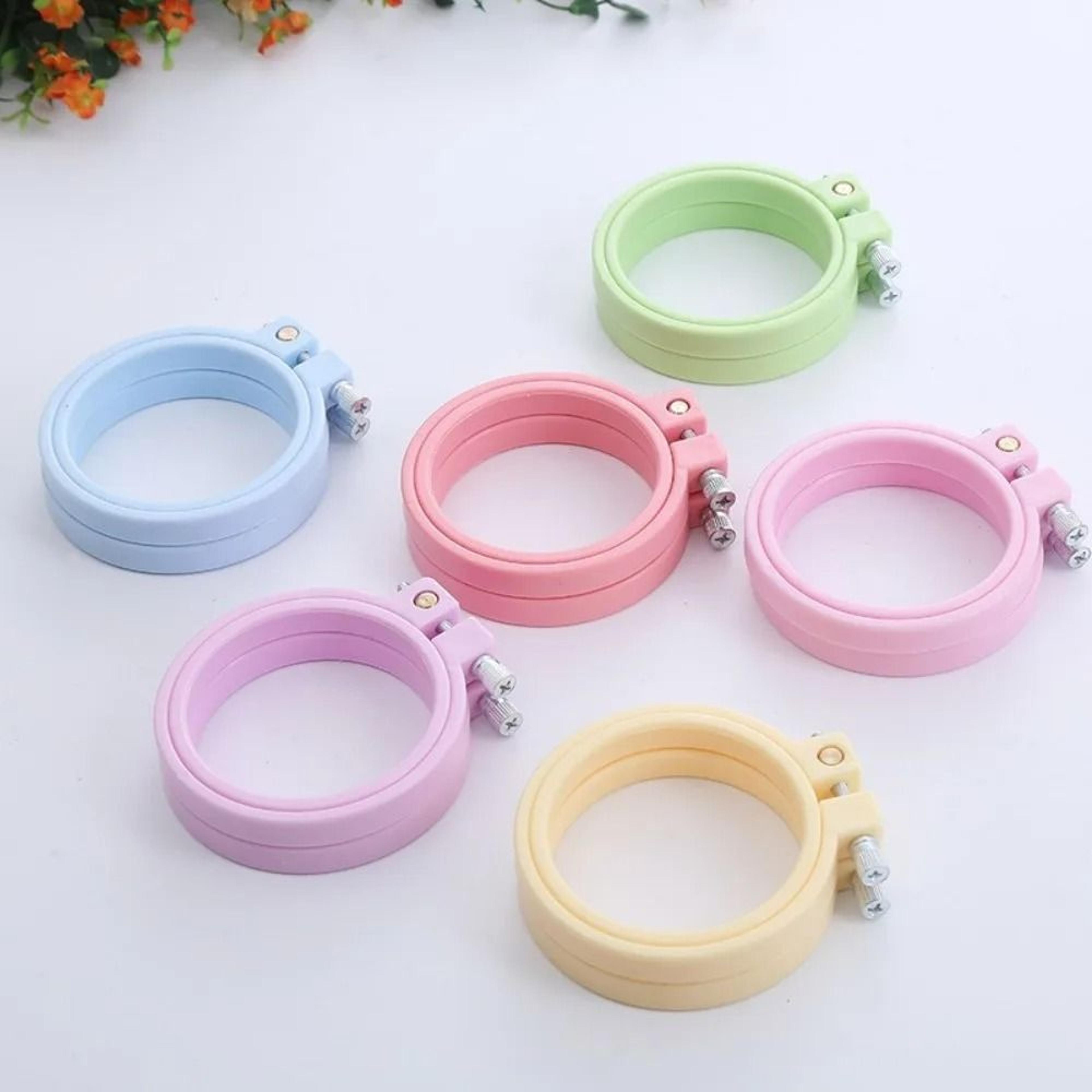 compact 7cm plastic embroidery hoop for detailed cross stitch craft projects