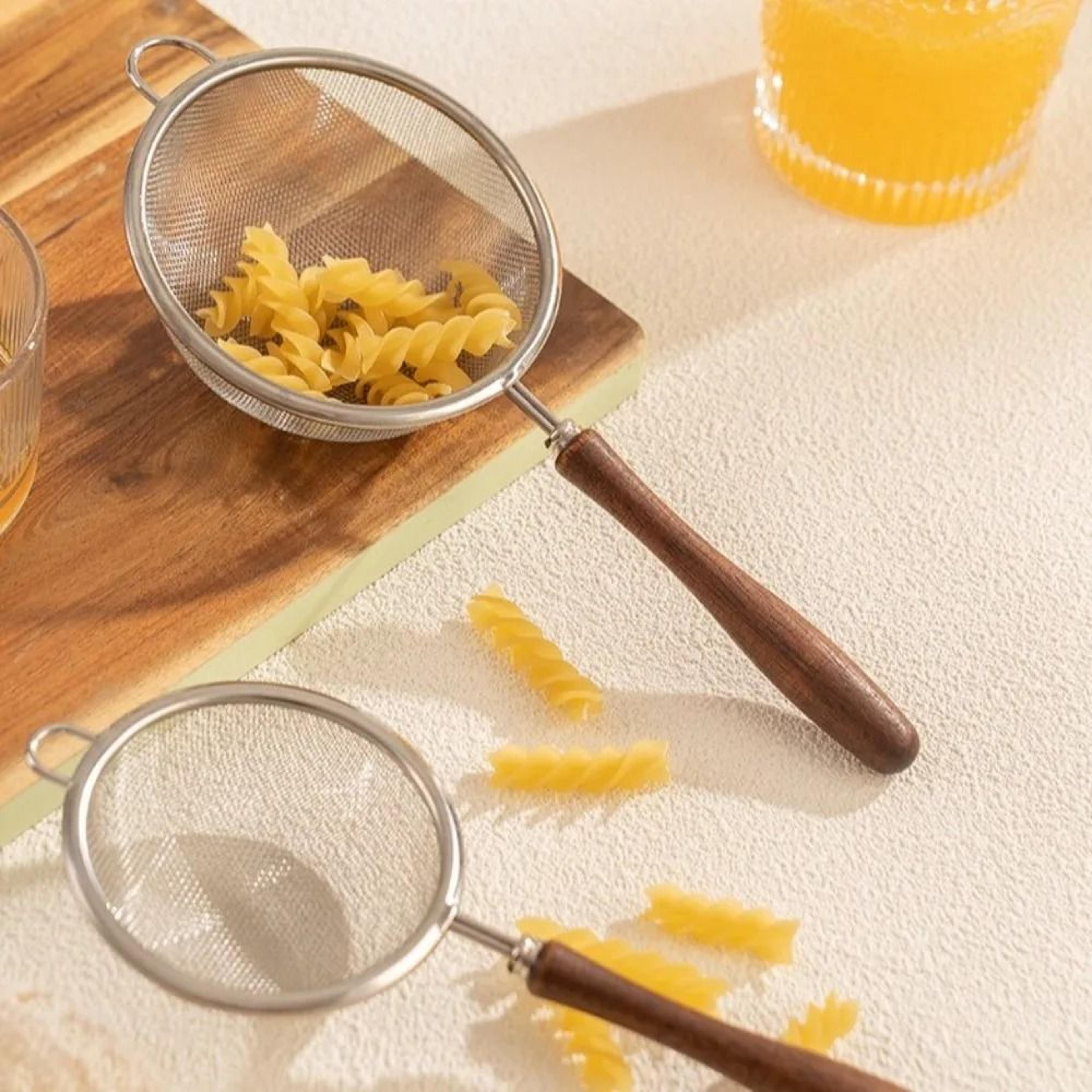 fine mesh stainless steel matcha sifter and tea strainer