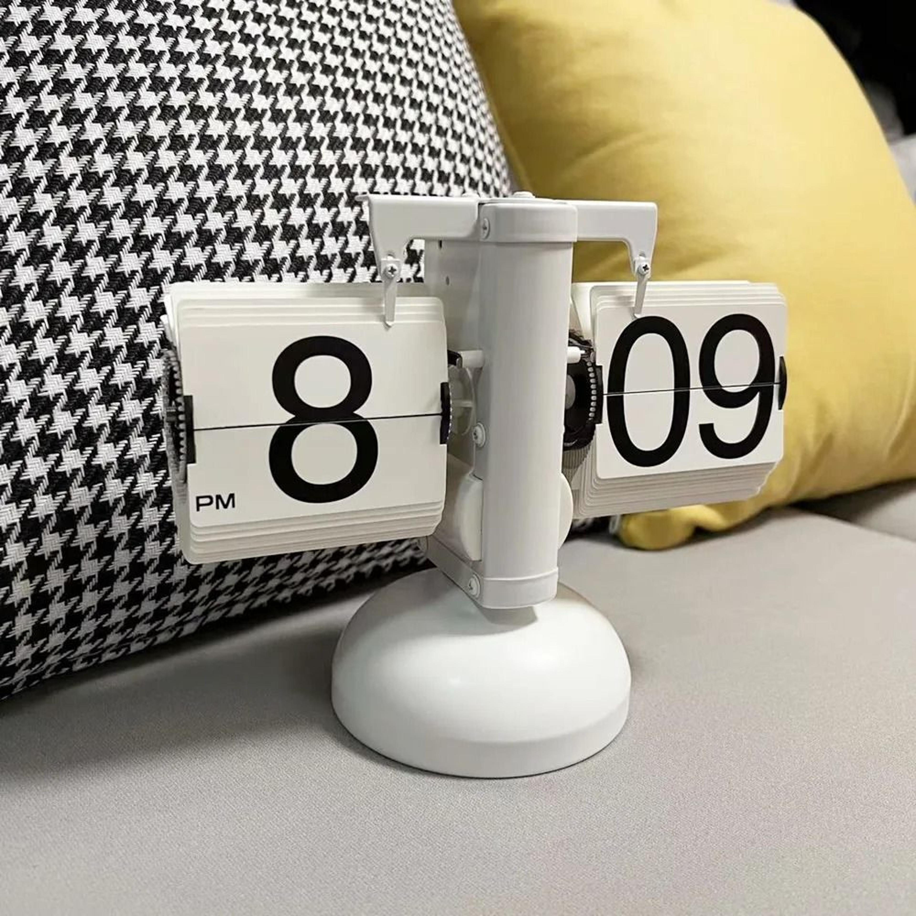 vintage automatic flip down clock retro quartz desk clock