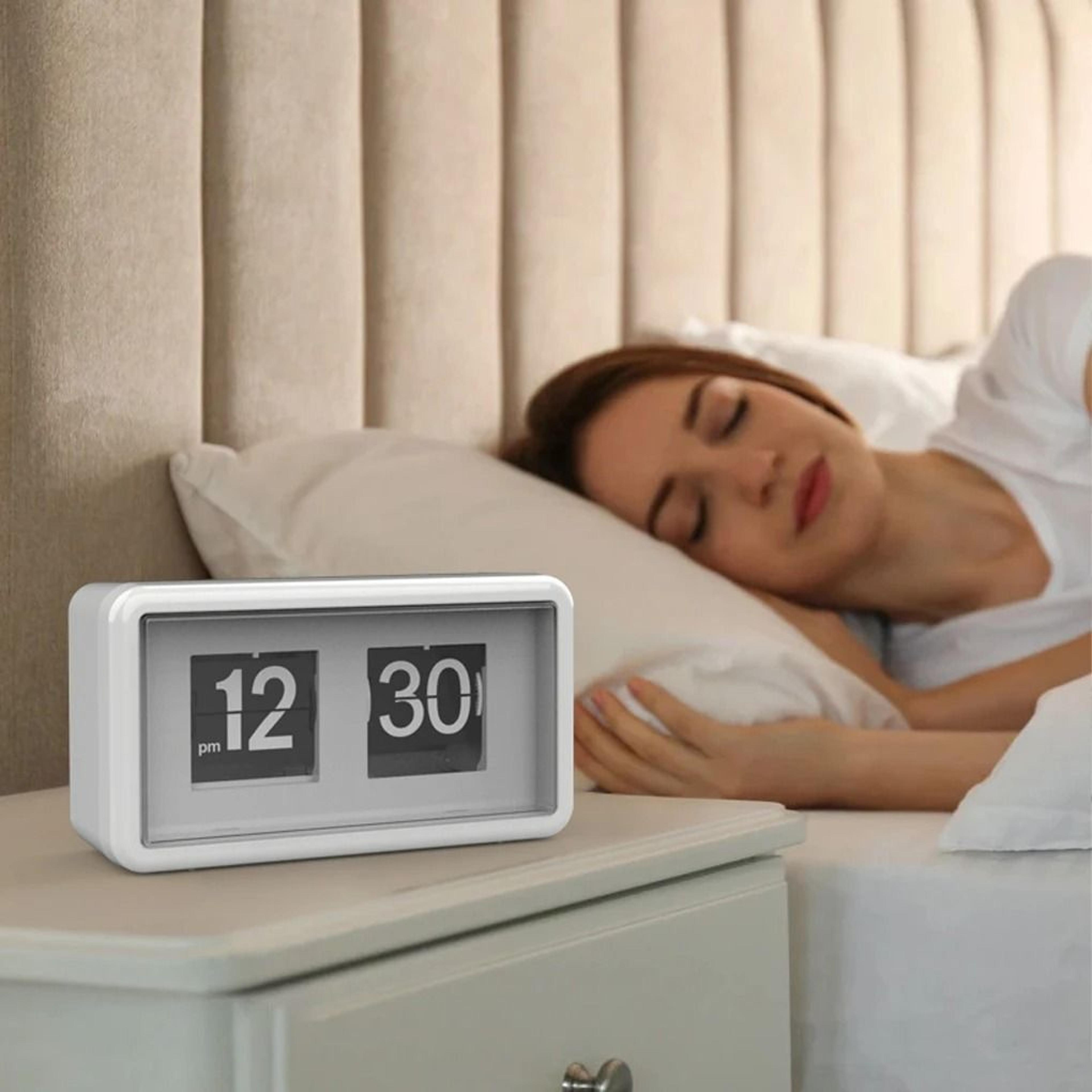 vintage auto flip alarm clock with usb and battery power