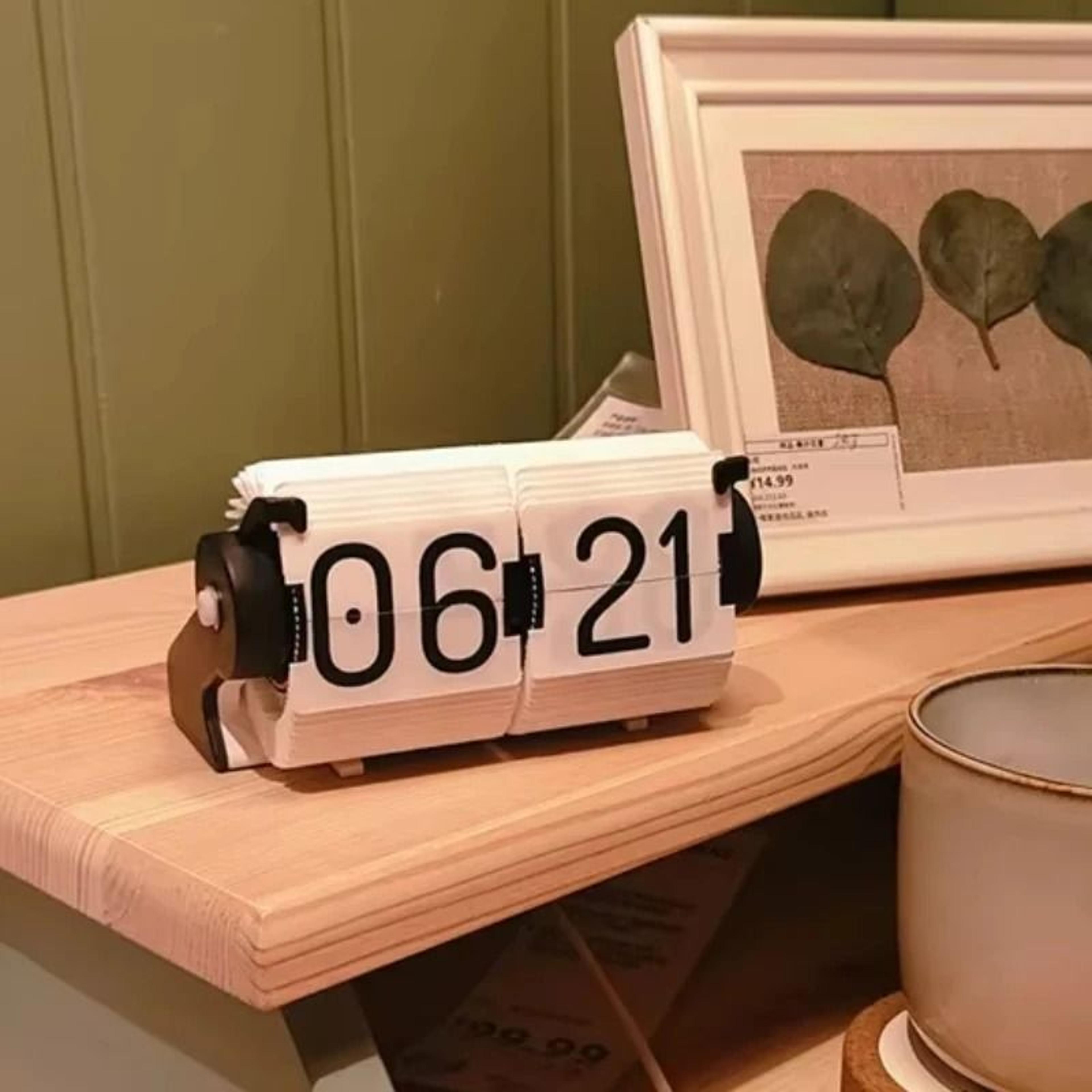 metal flip desk clock with bluetooth and silent retro display
