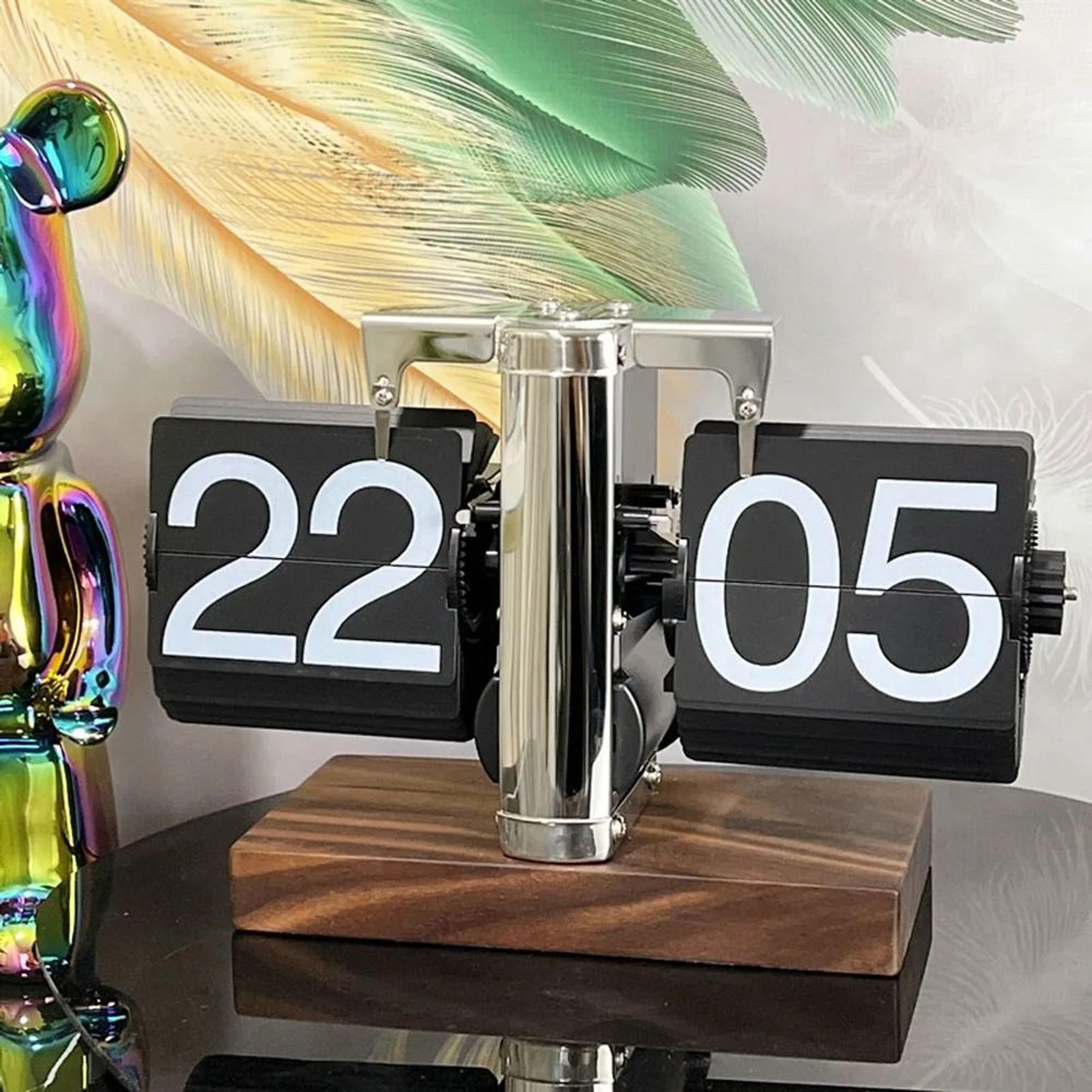 modern automatic flip desk clock with wooden base