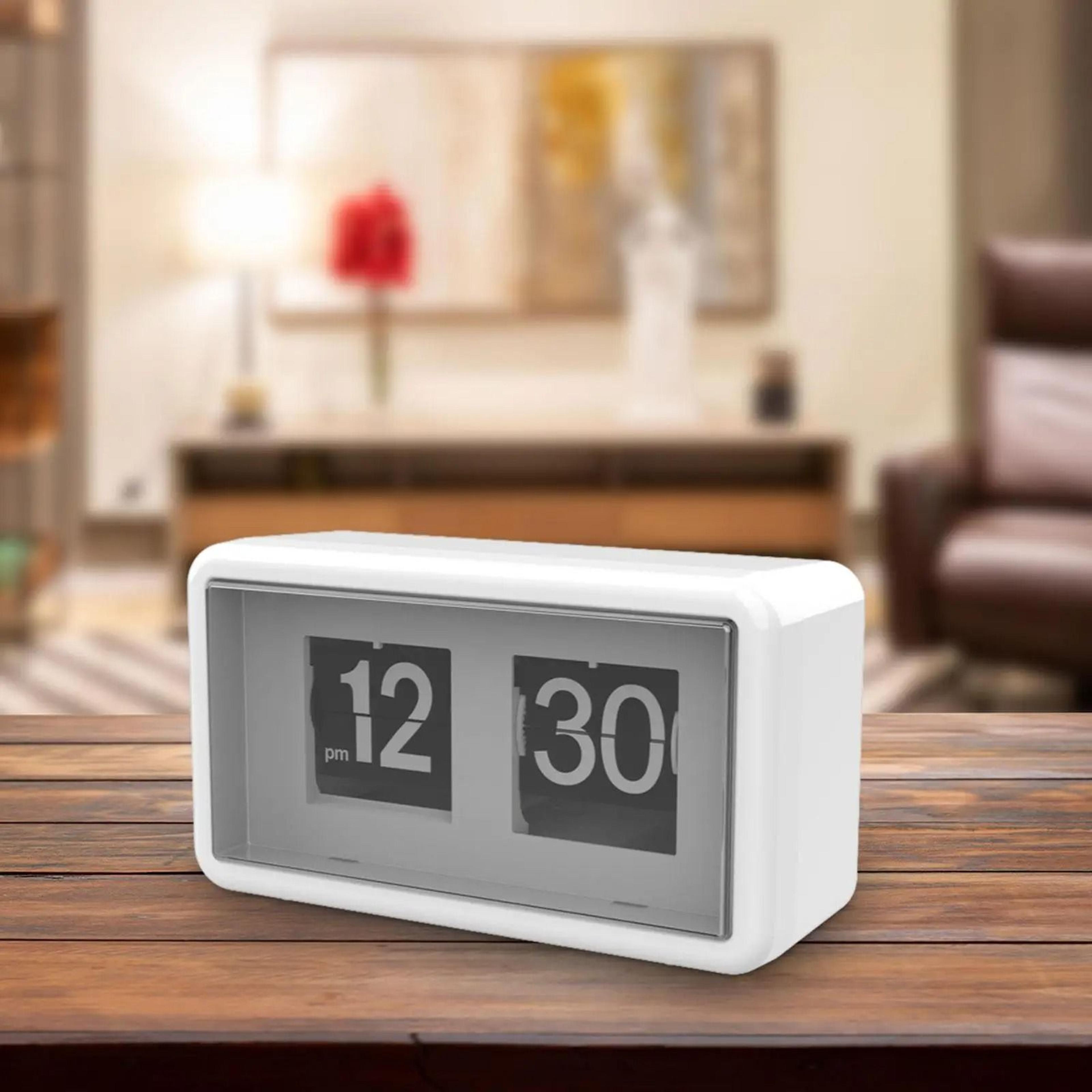 silent automatic flip desk clock with large number display