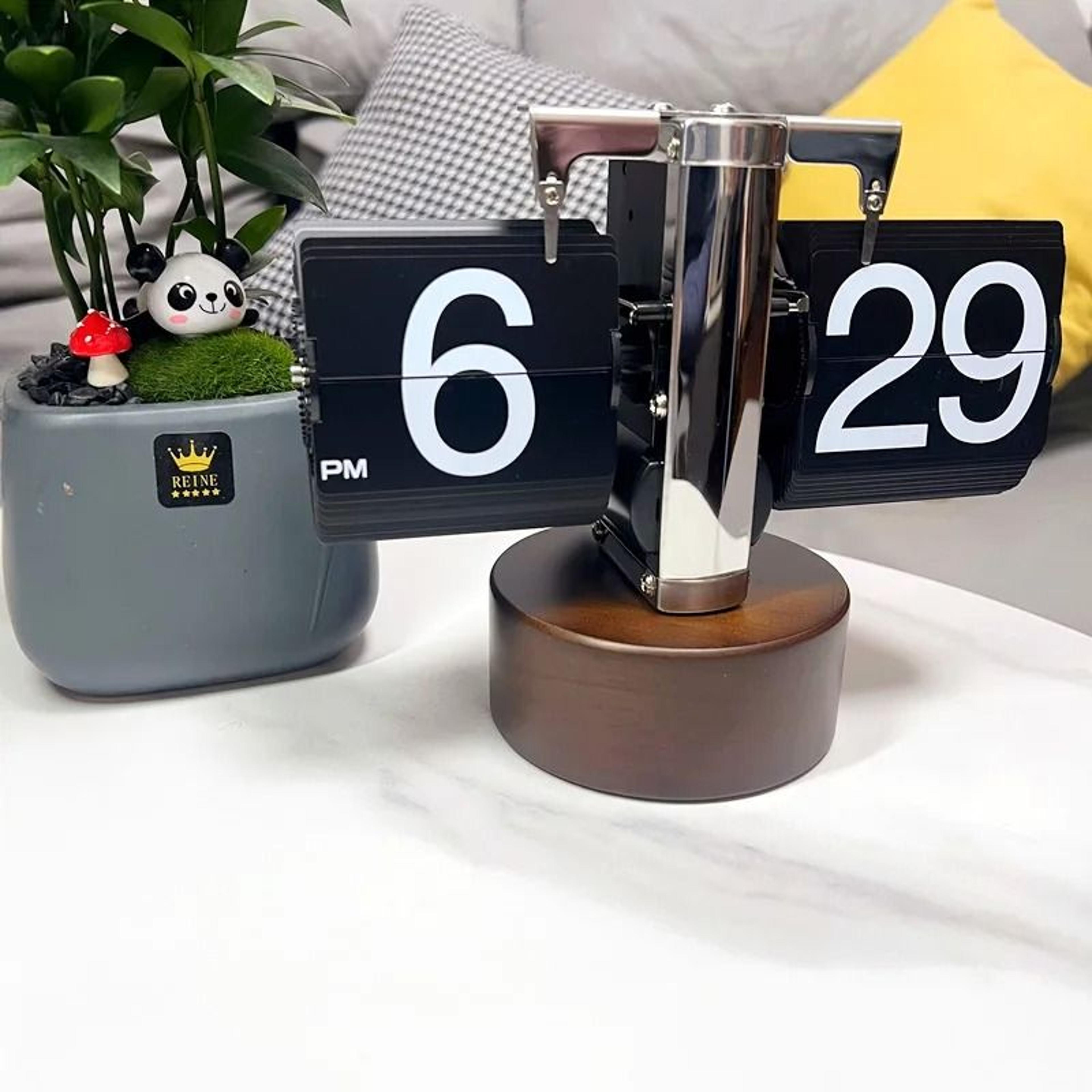 vintage automatic flip clock with quartz movement