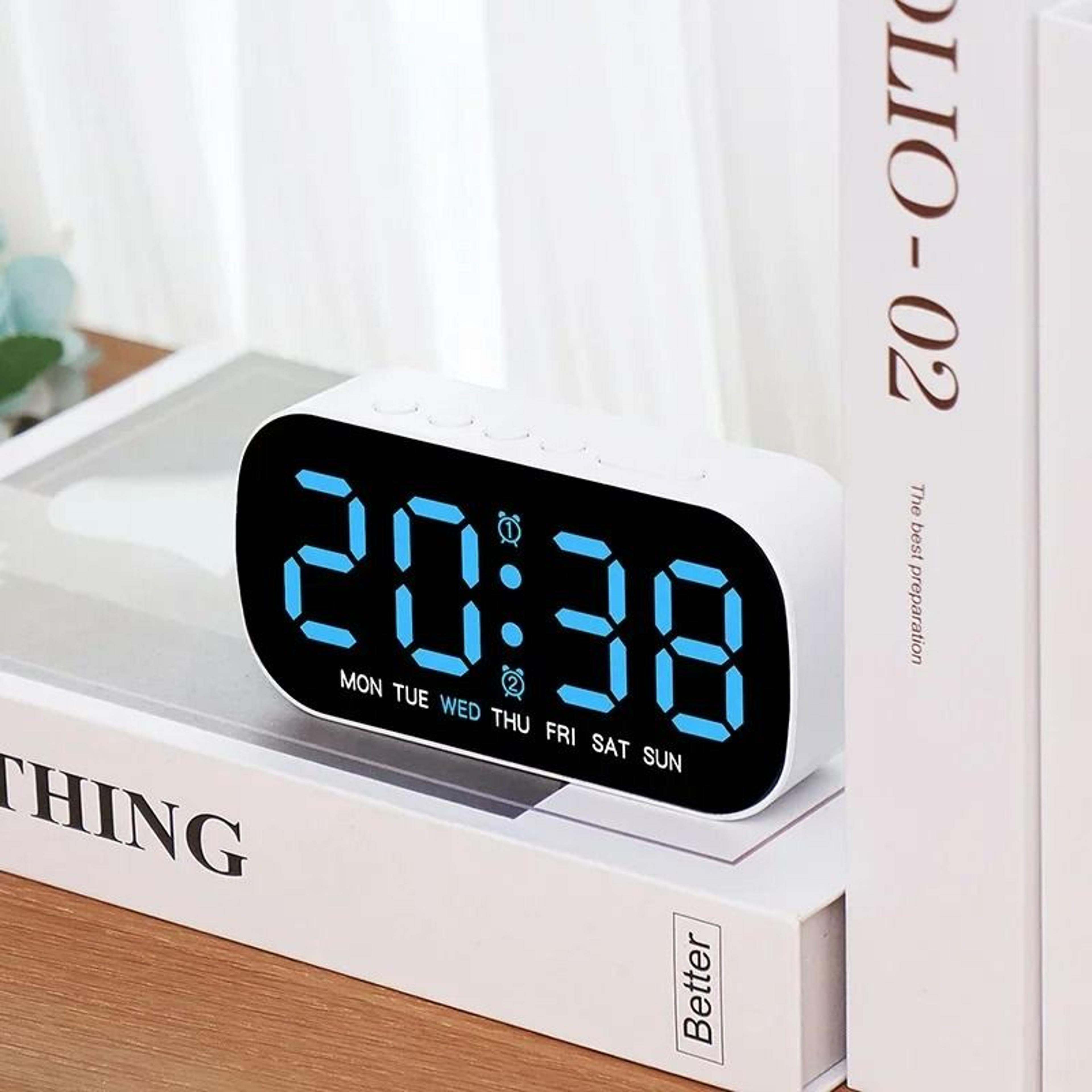 smart led dual alarm clock with temperature and night mode