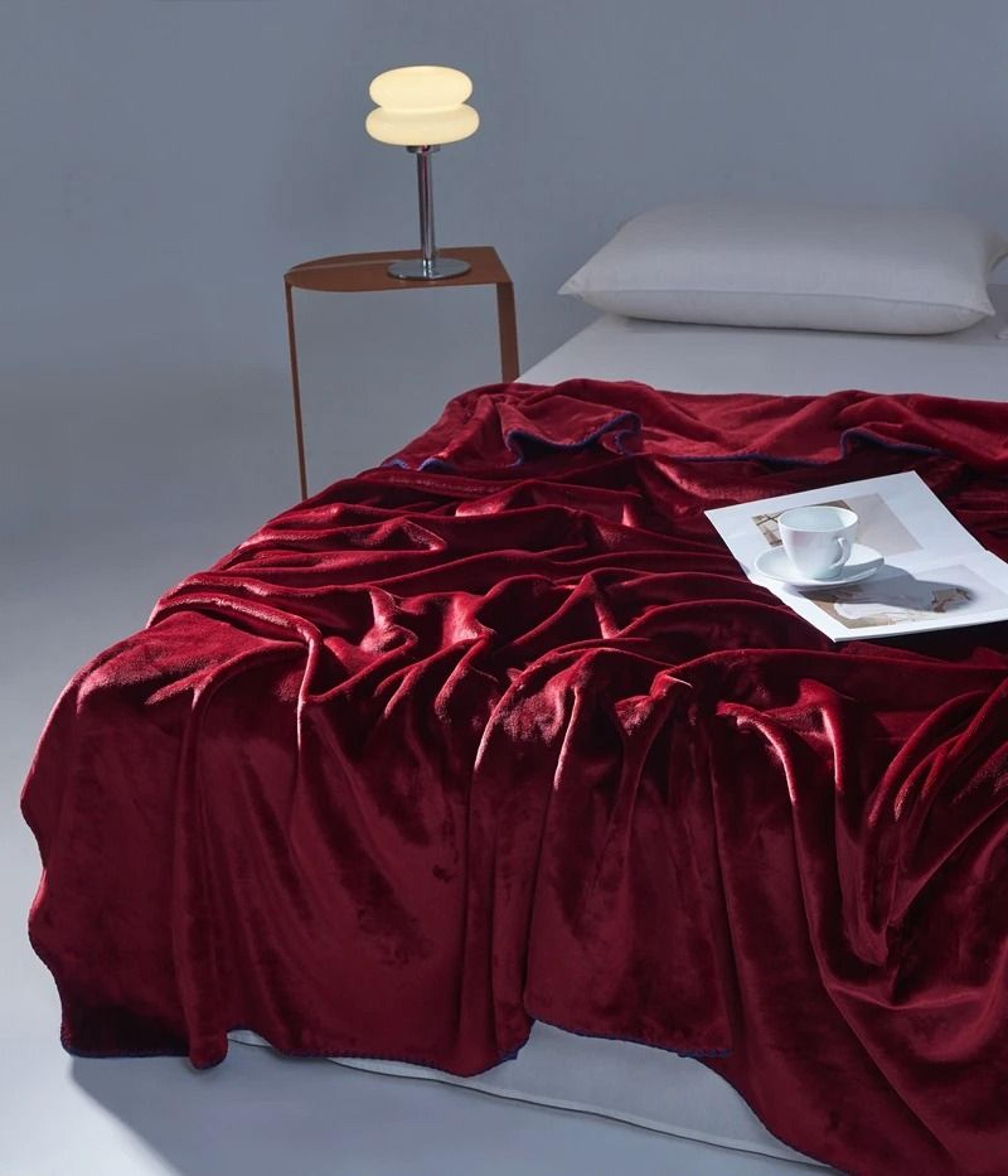 soft velvet throw blanket lightweight travel and nap blanket