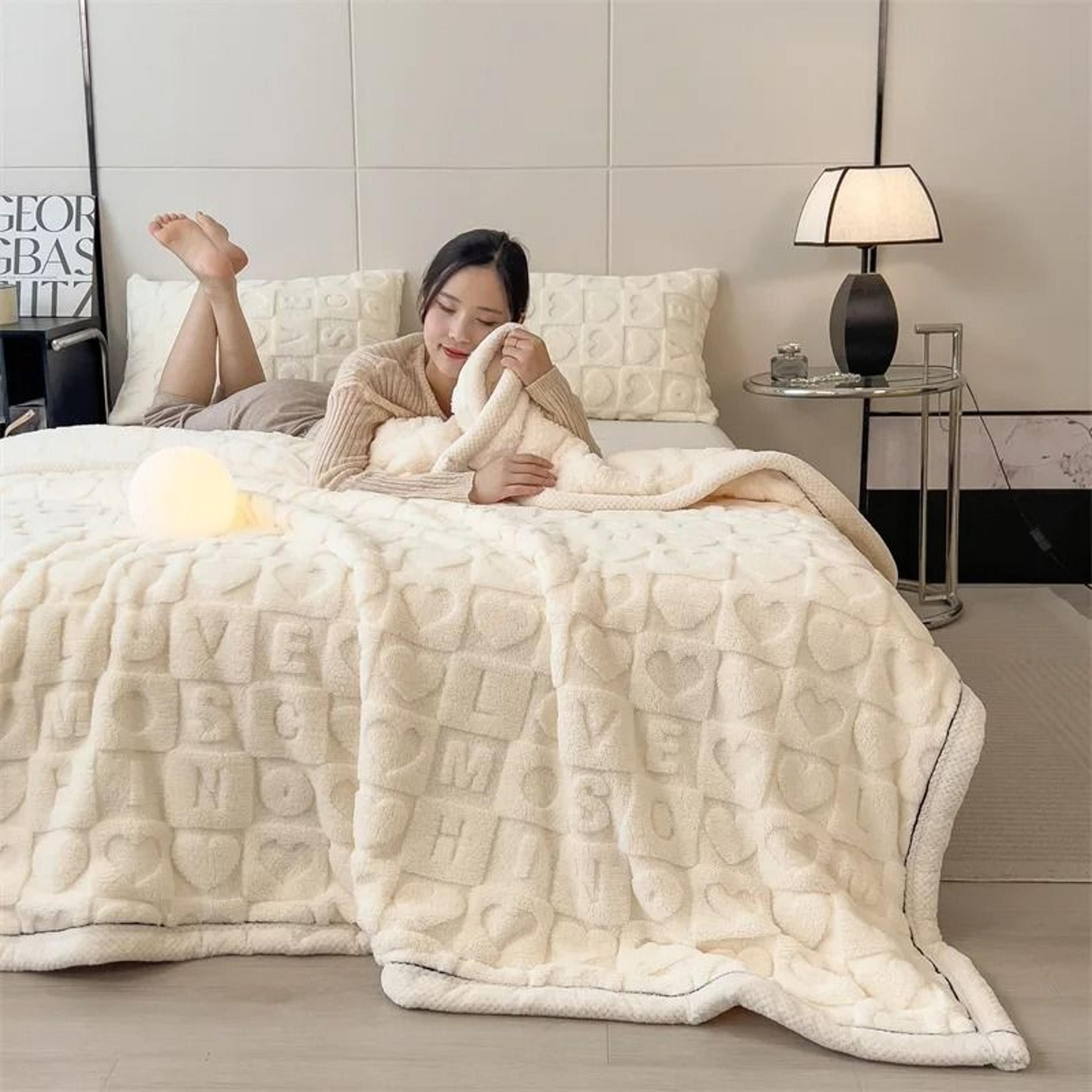 taffeta velvet carved blanket thick double-sided plush throw
